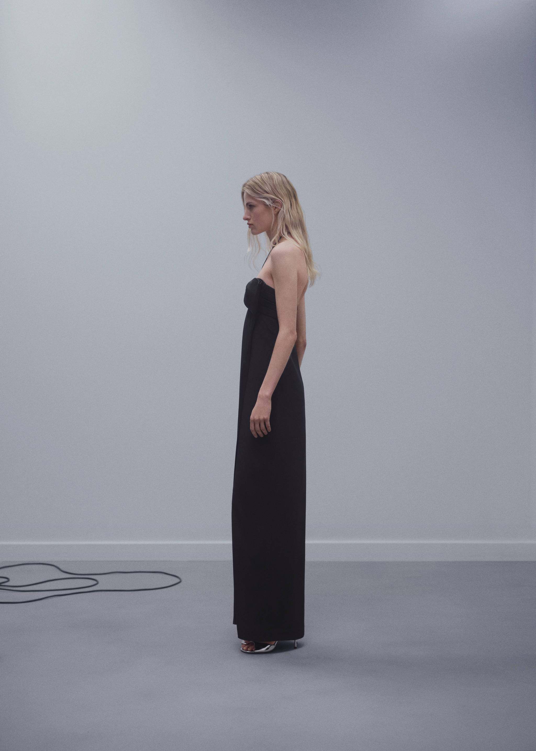 Crossed dress with bow neckline - Details of the article 2