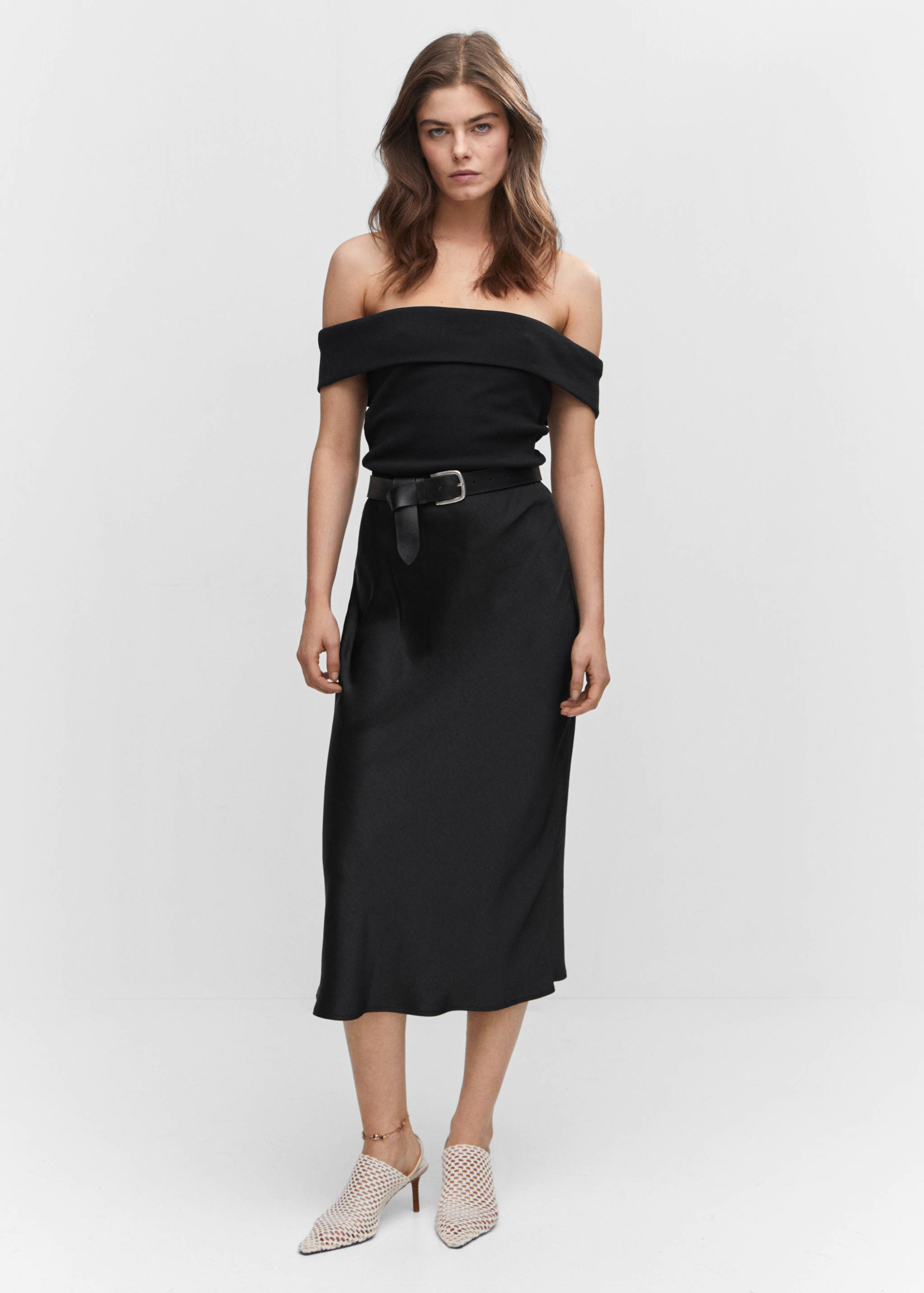 Off-shoulder top - General plane