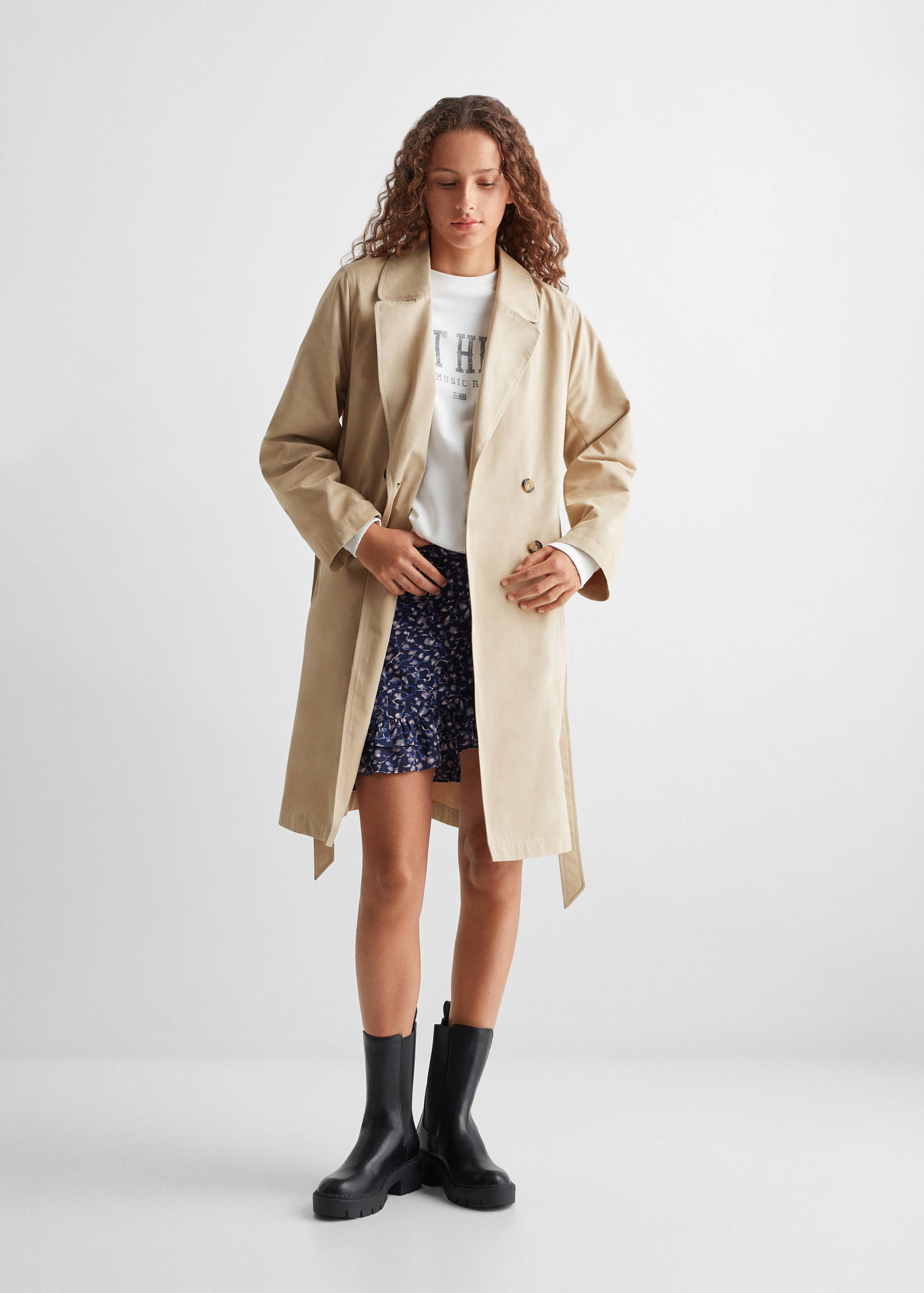 Classic trench coat with belt - General plane
