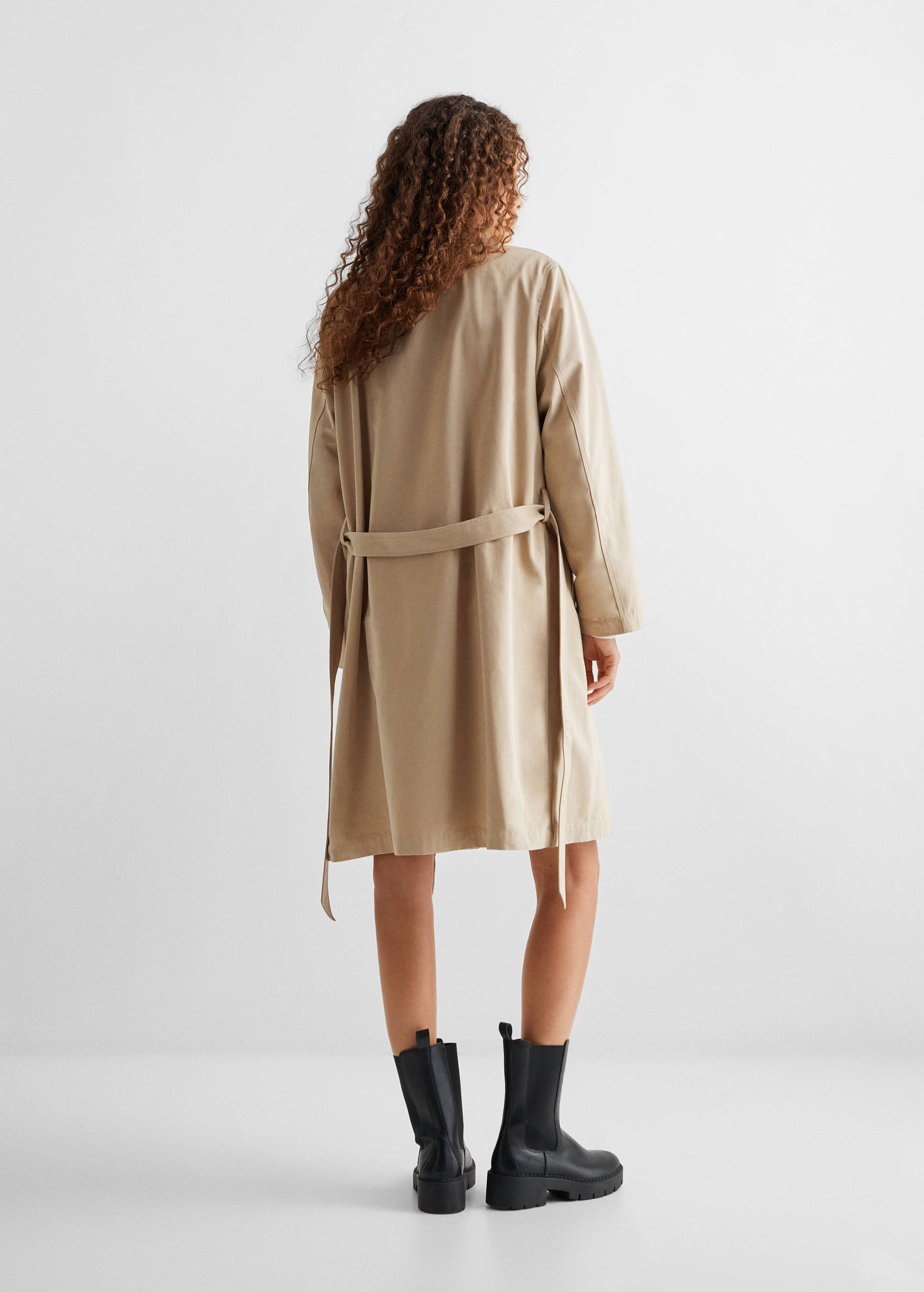 Classic trench coat with belt - Reverse of the article