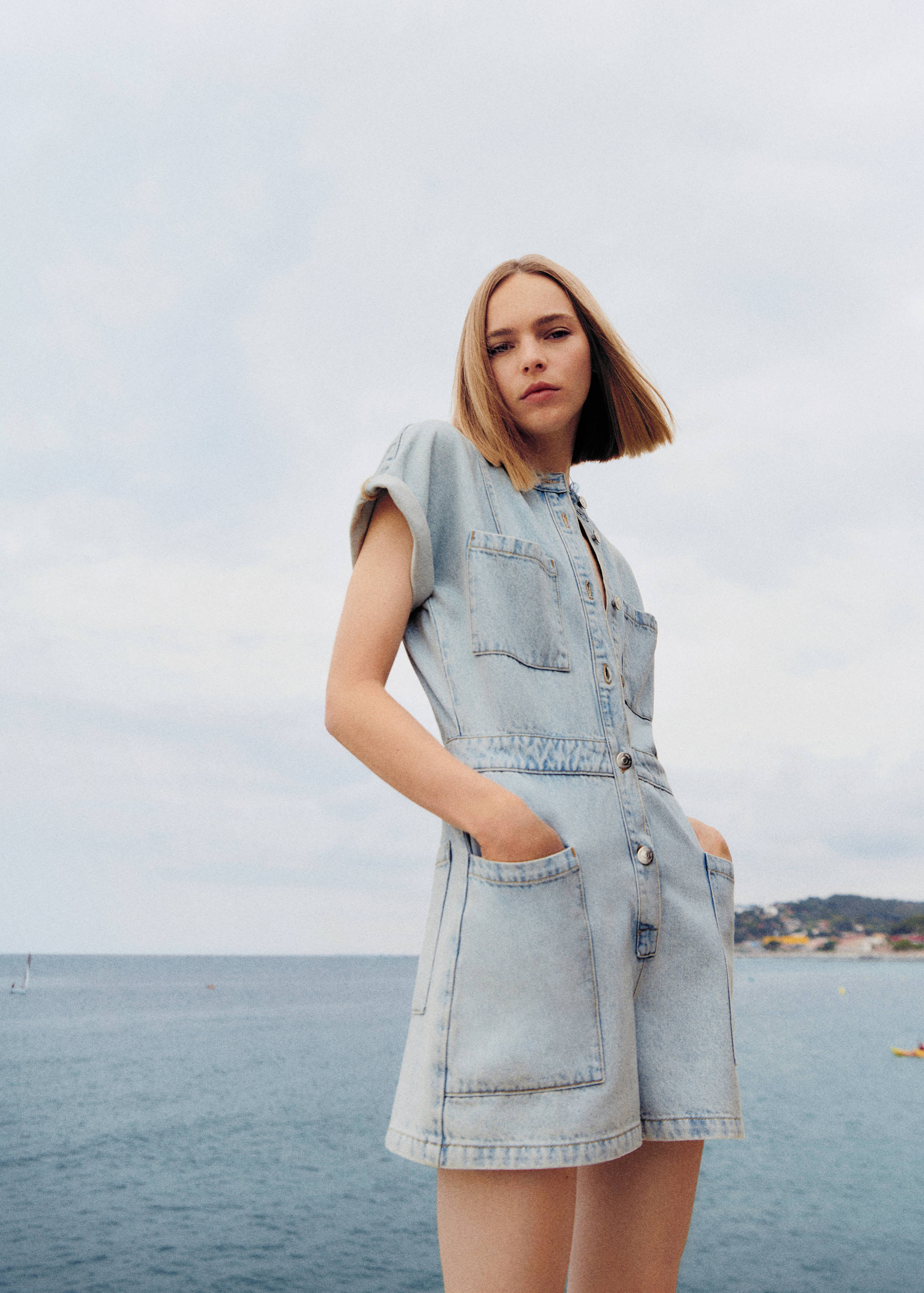 Denim jumpsuit with pockets - Details of the article 7, Light Blue. Ref: 57072878-00.