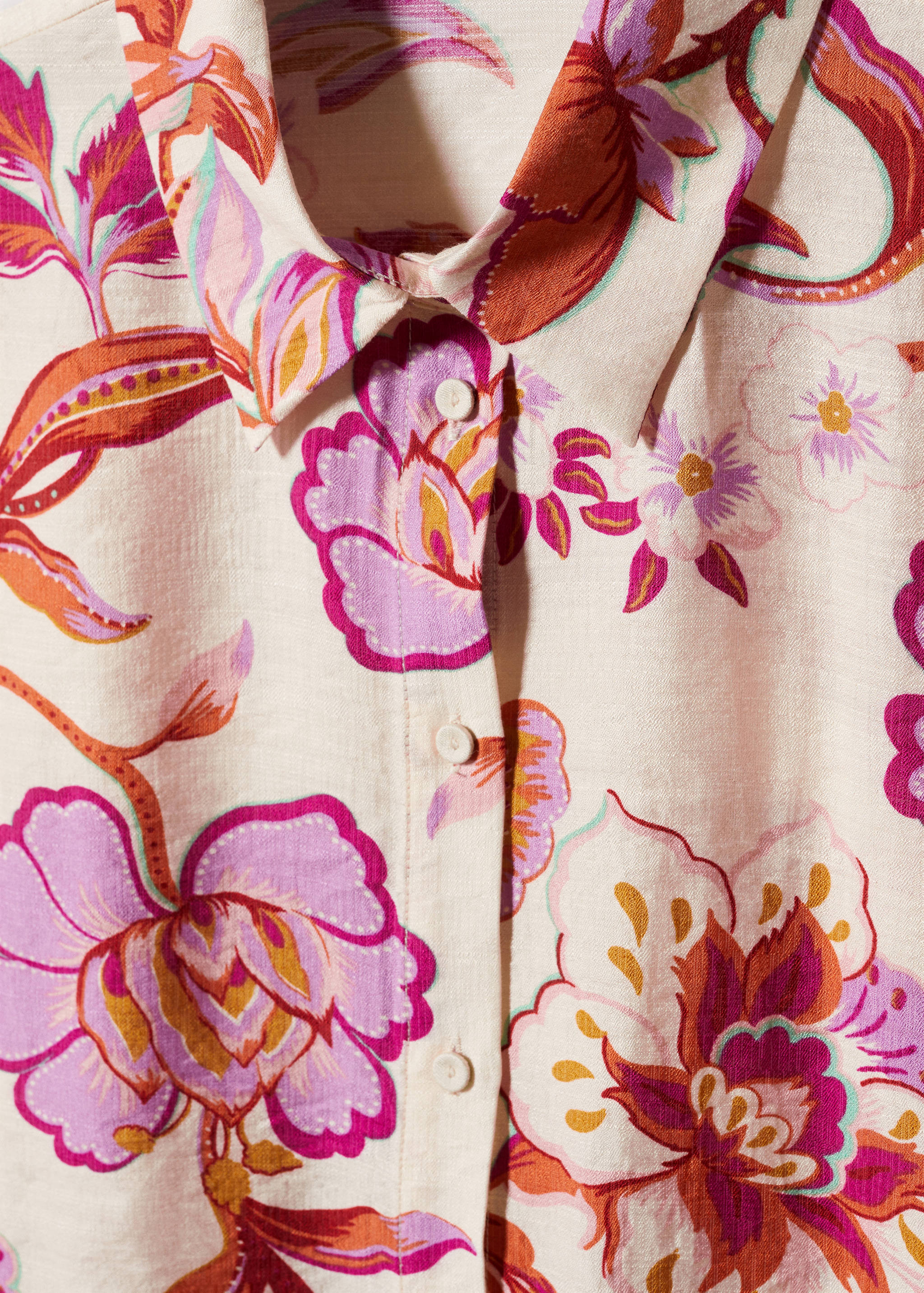 Buttoned printed shirt - Details of the article 8