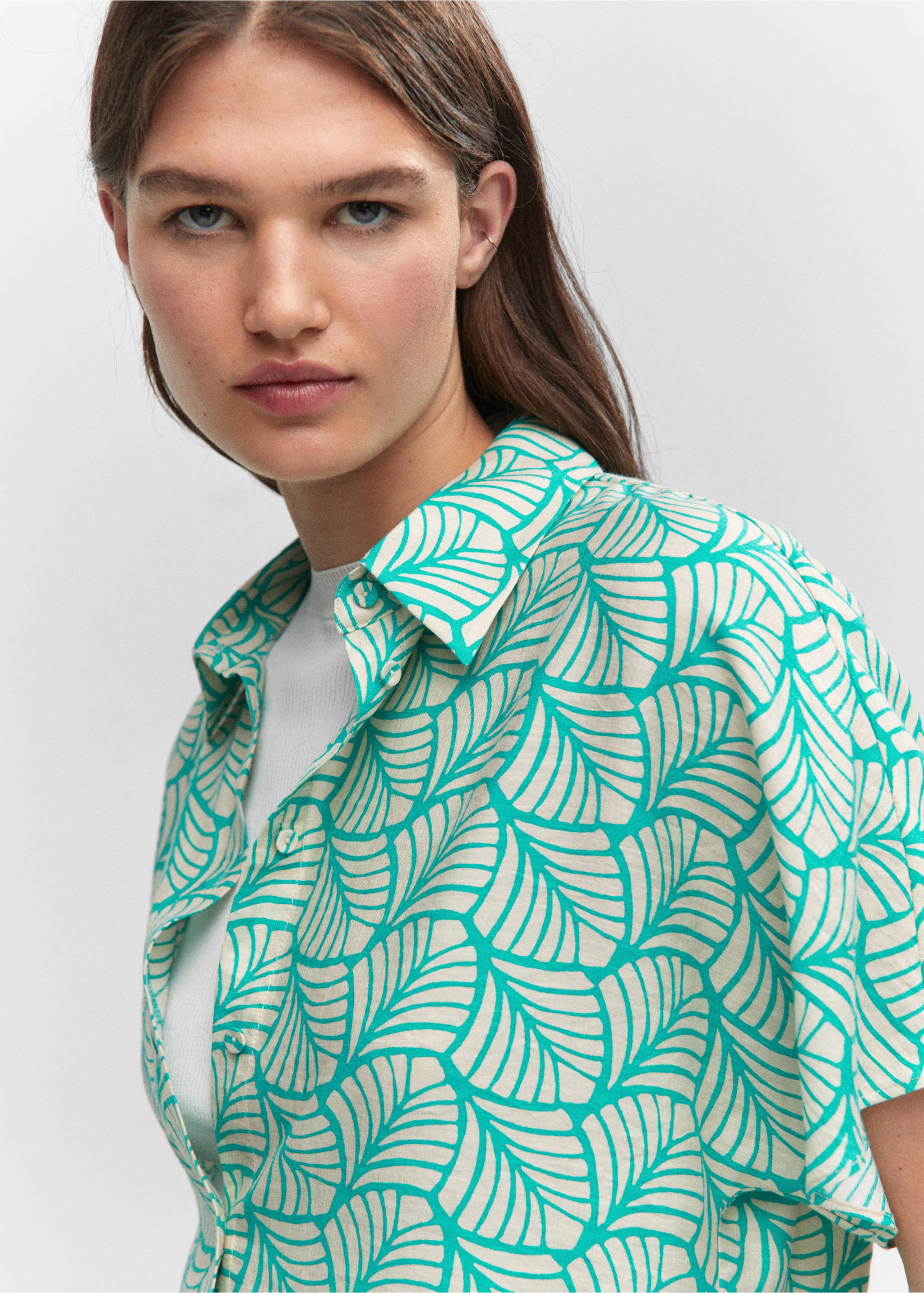 Buttoned printed shirt - Details of the article 1, Turquoise. Ref: 57072881-00.