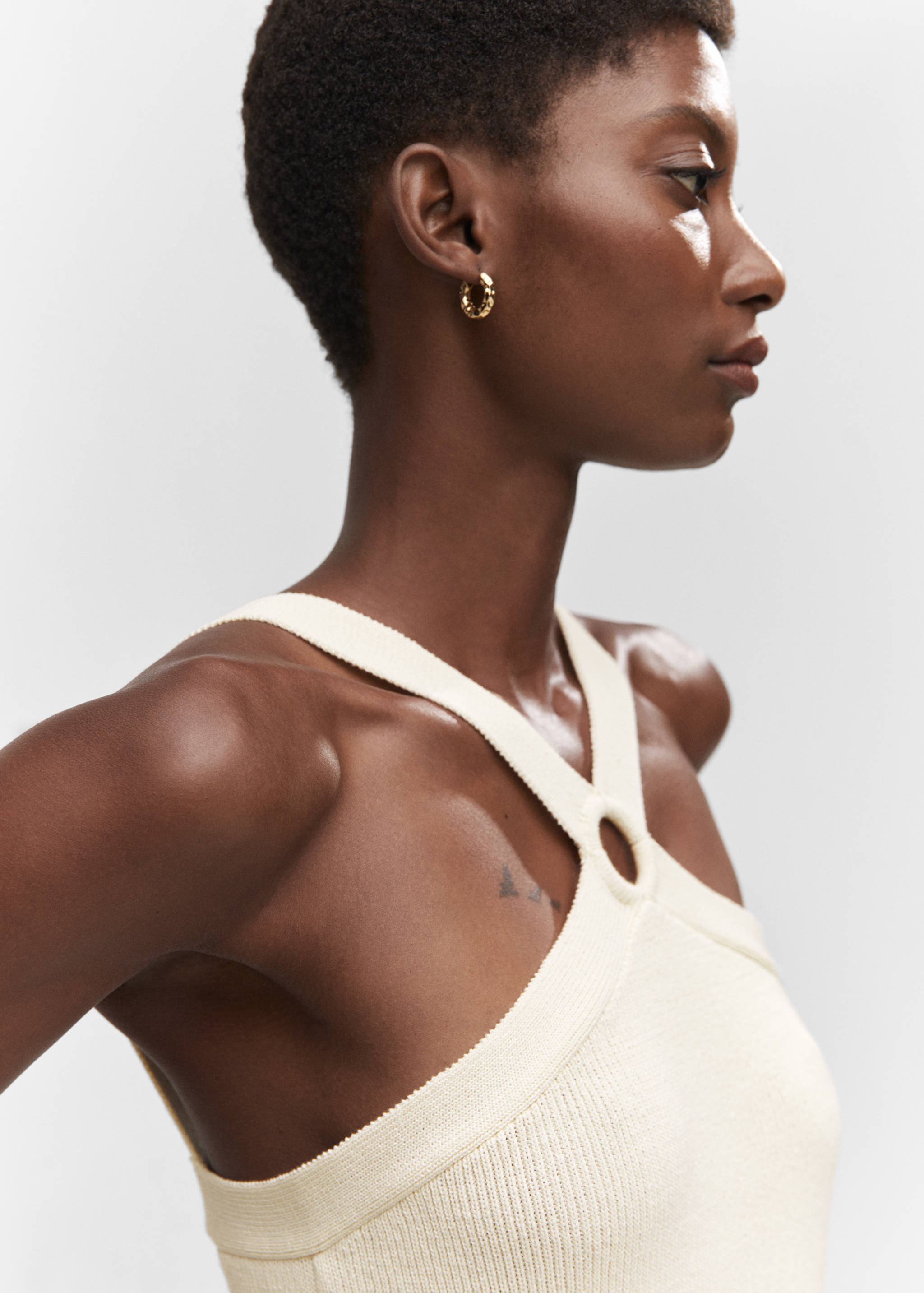 Stickad klänning ringdetalj - Detaljer om artikeln 1