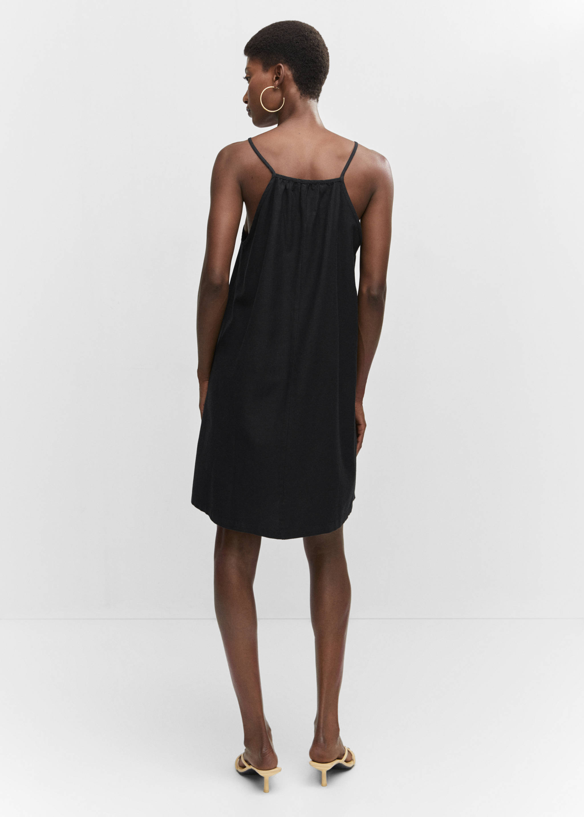 Vestido pormenores bordados - Verso do artigo