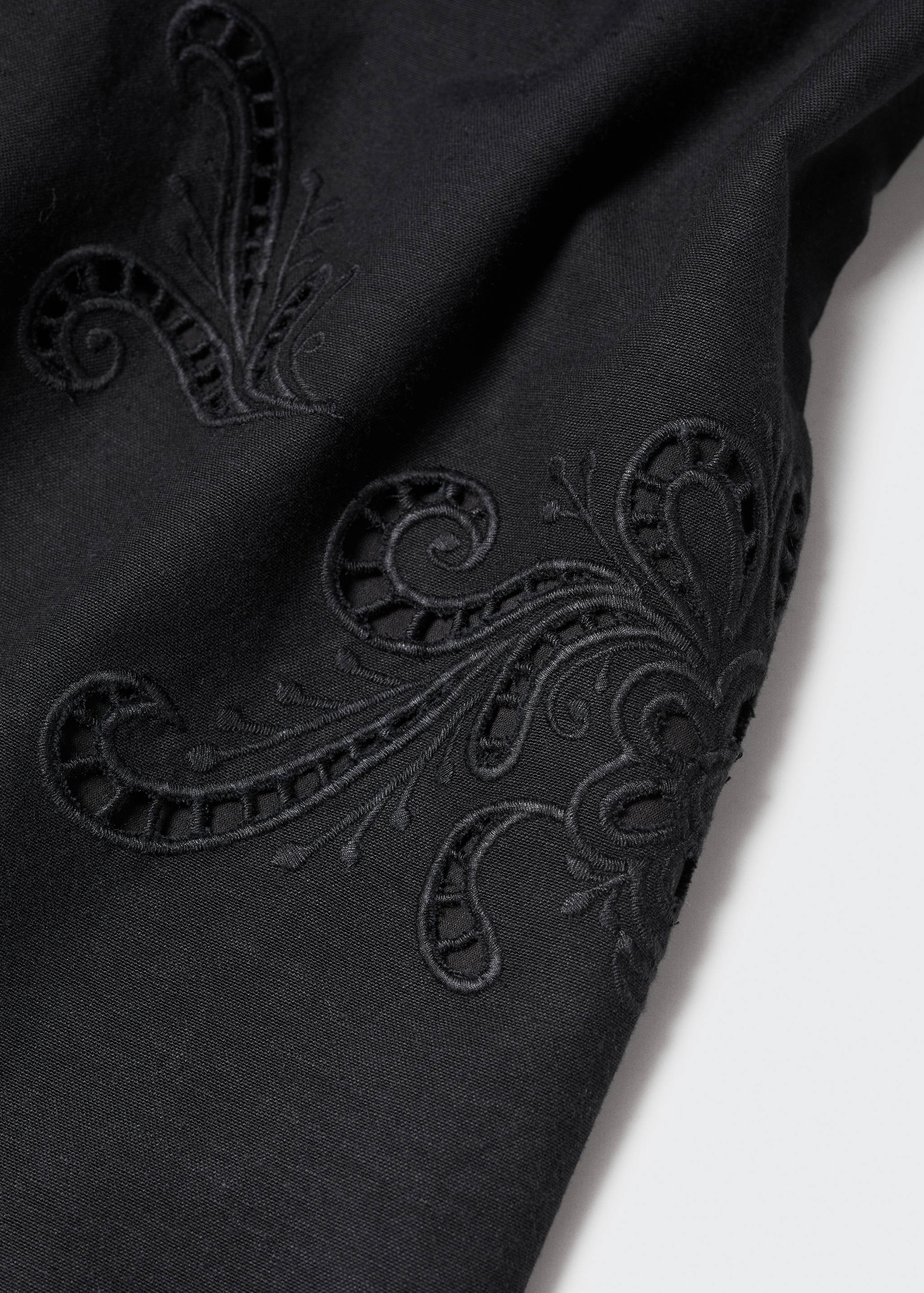 Vestido pormenores bordados - Pormenor do artigo 8