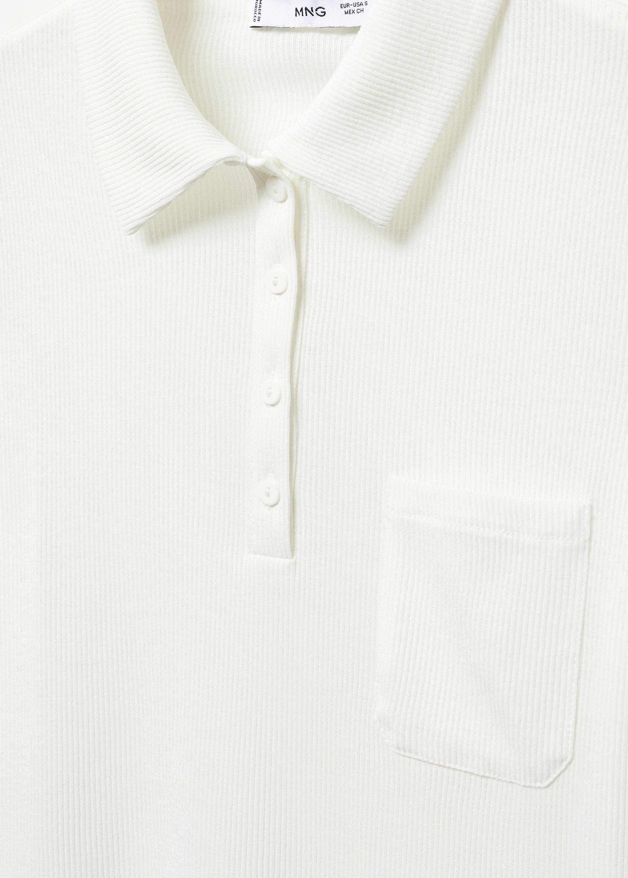Short-sleeved polo shirt with buttons - Details of the article 8