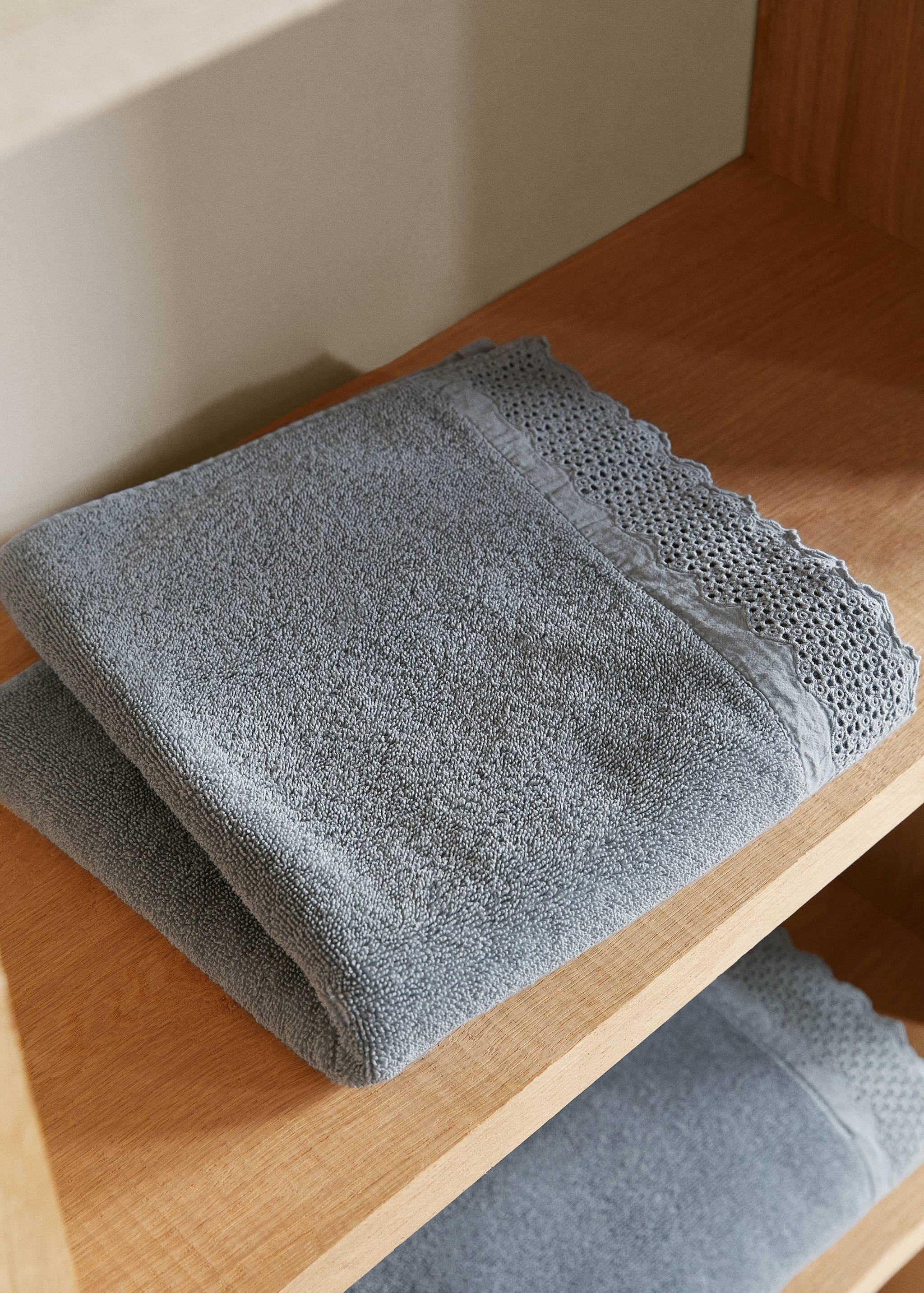 Serviette de toilette liseré brodé 50x90 cm - Plan général