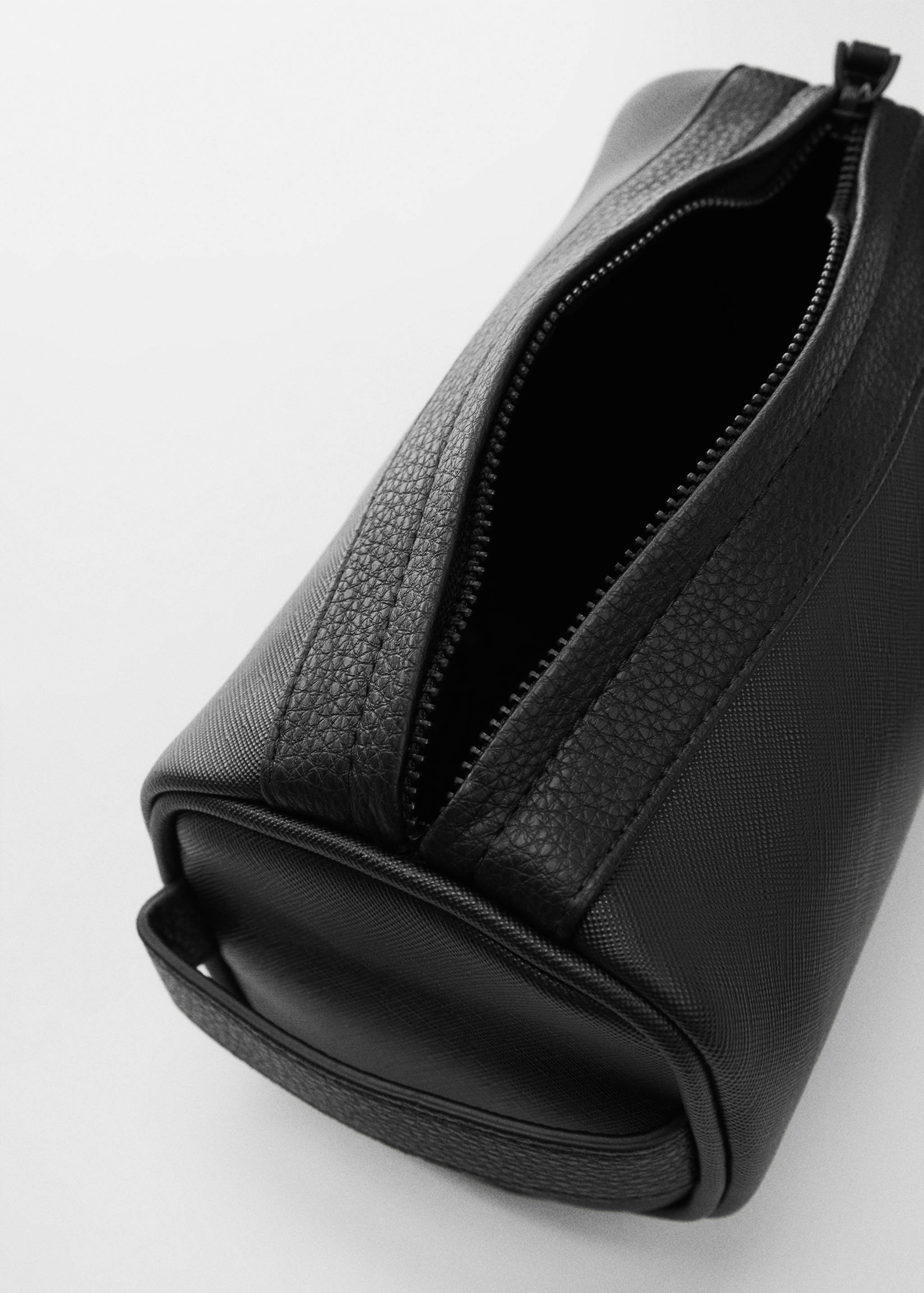 Kosmetiktasche mit graviertem Leder-Effekt - Detail des Artikels 2