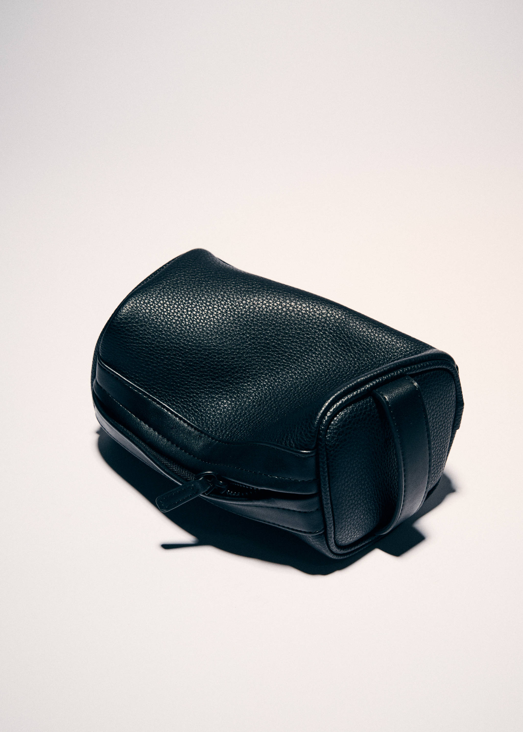 Kosmetiktasche mit graviertem Leder-Effekt - Detail des Artikels 9