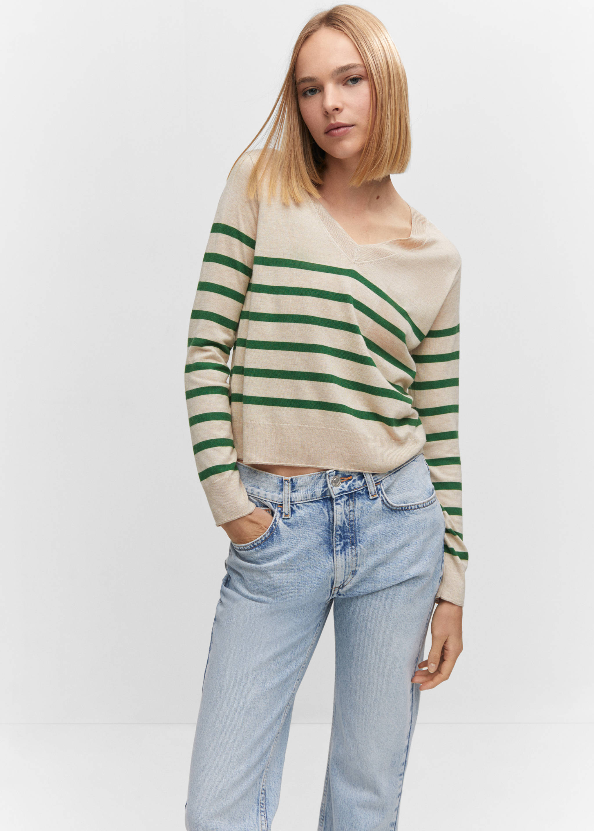 Striped fine-knit sweater - Medium plane