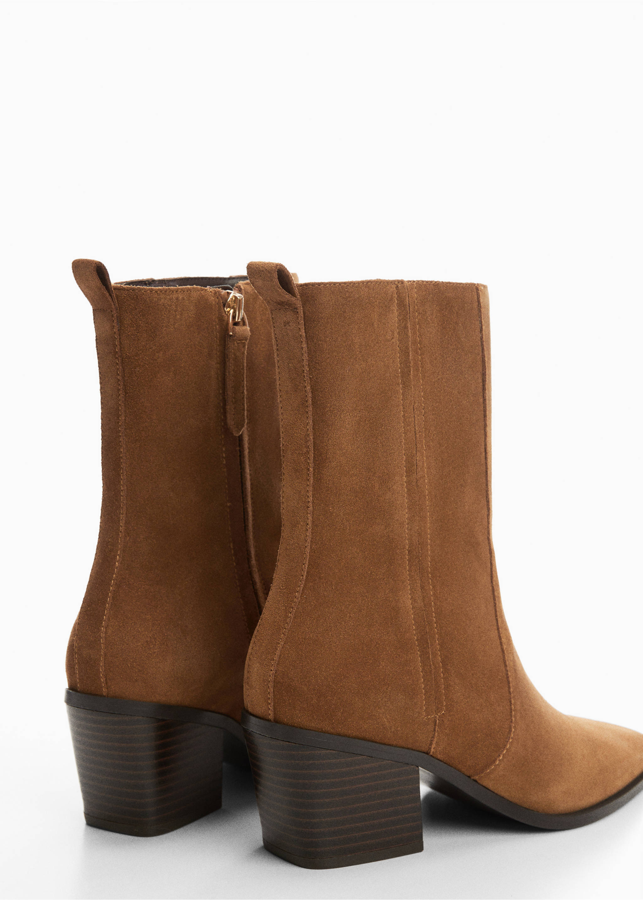 Stiefelette aus Rauleder mit Absatz - Detail des Artikels 1, Tobacco-Braun. Ref: 57074421-00.