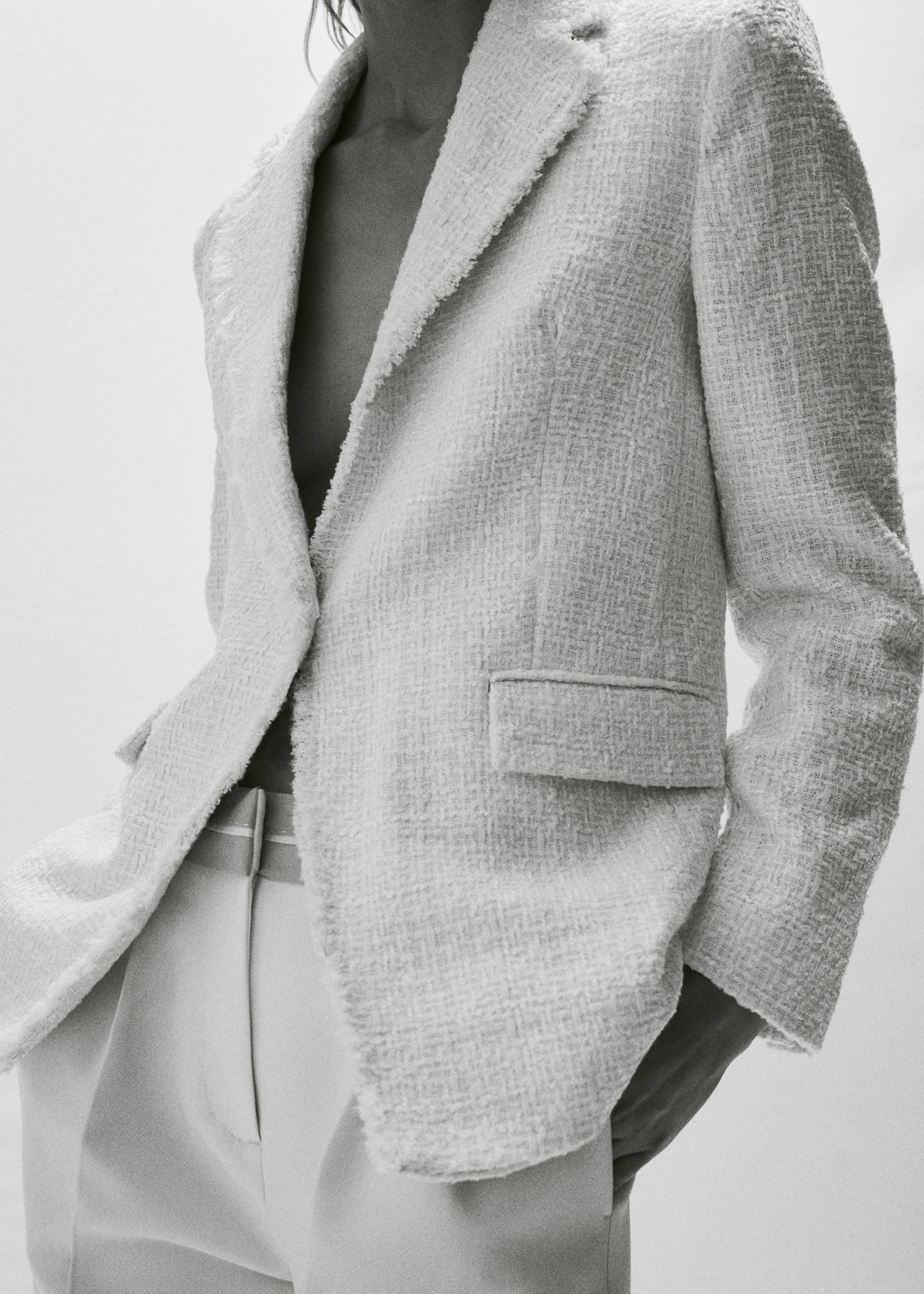 Tweed blazer with jewel button - Details of the article 9