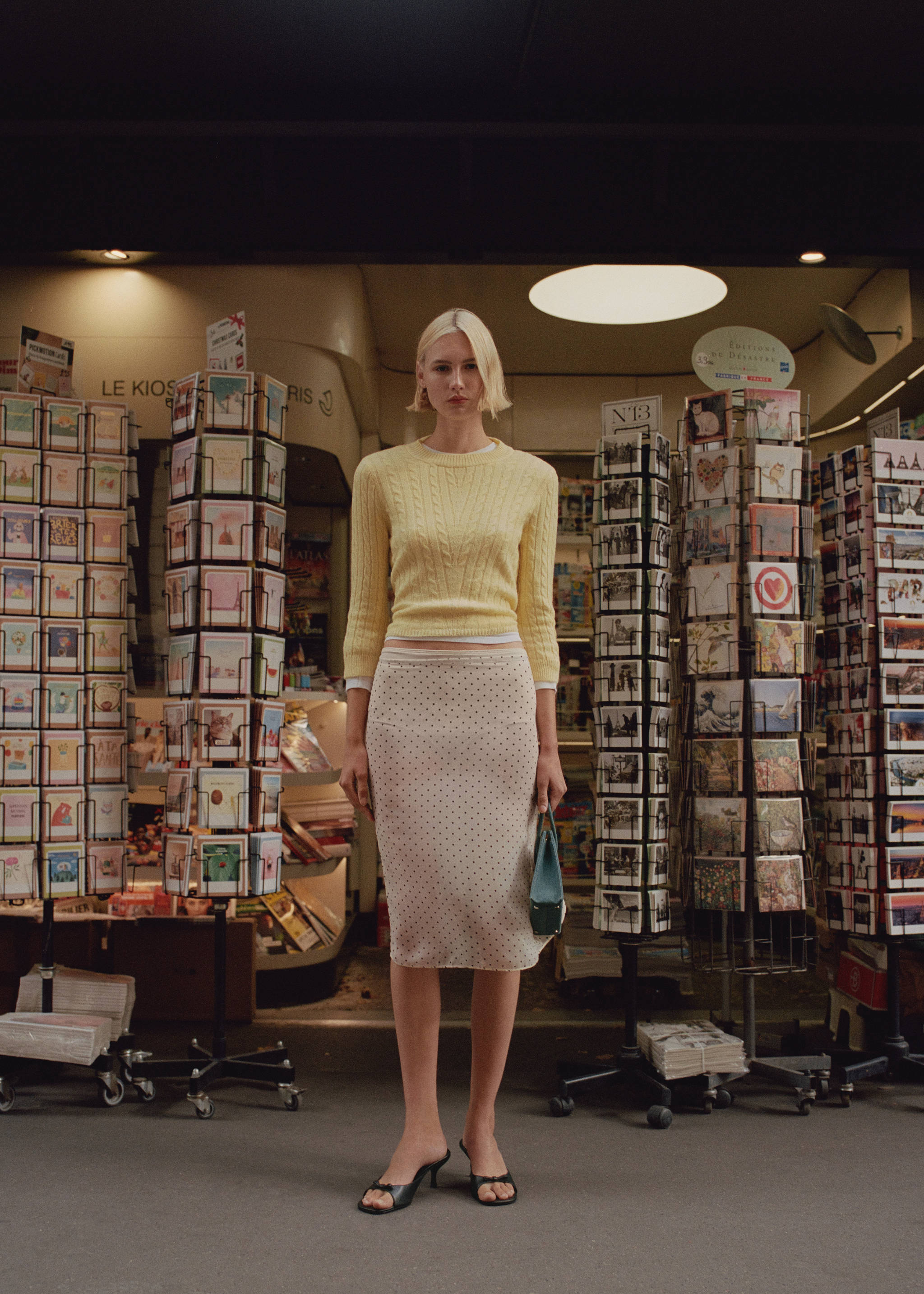 Halvtransparent prickig kjol - Detaljer om artikeln 7