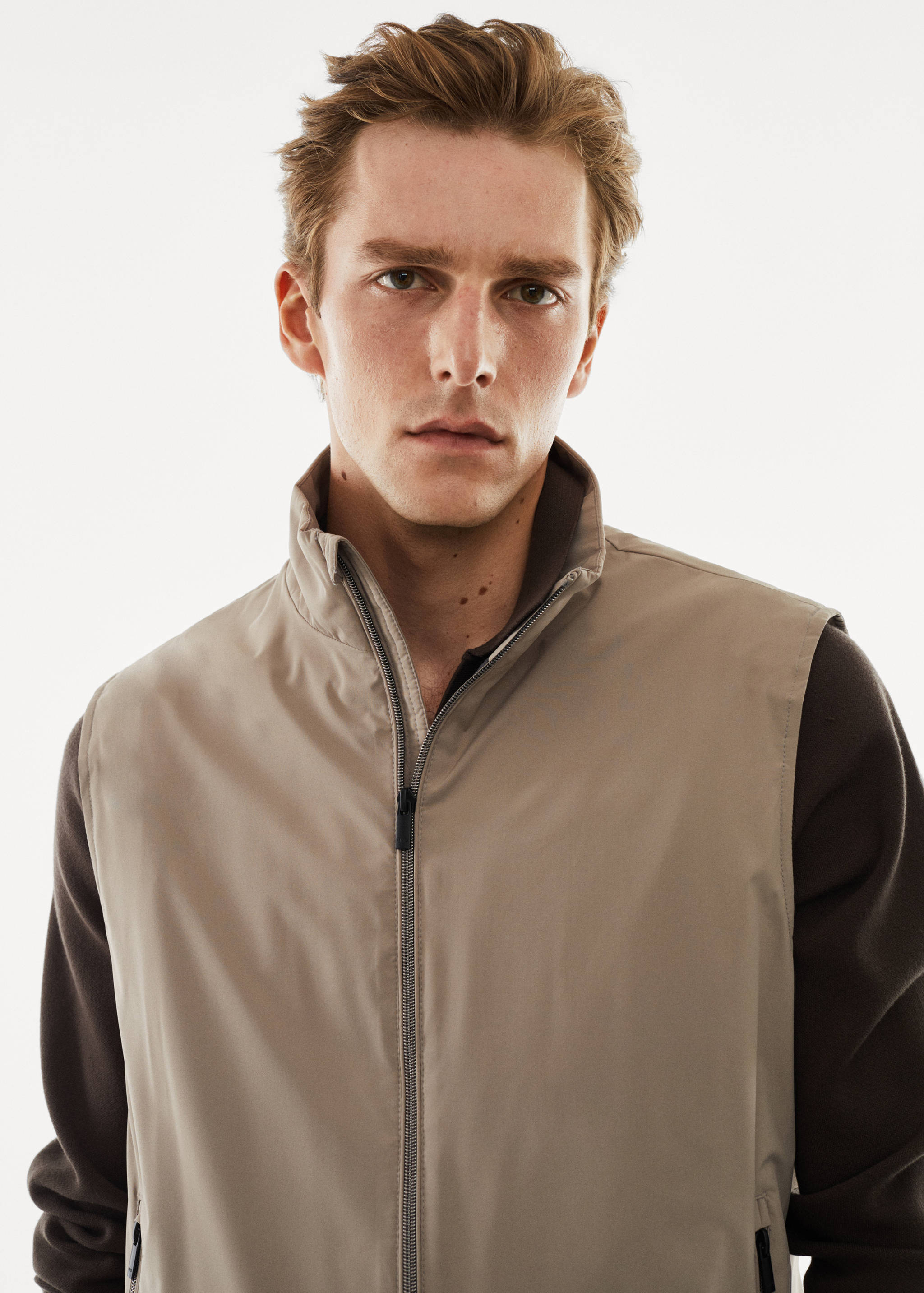 Lightweight quilted water-repellent quilted gilet - Details of the article 1