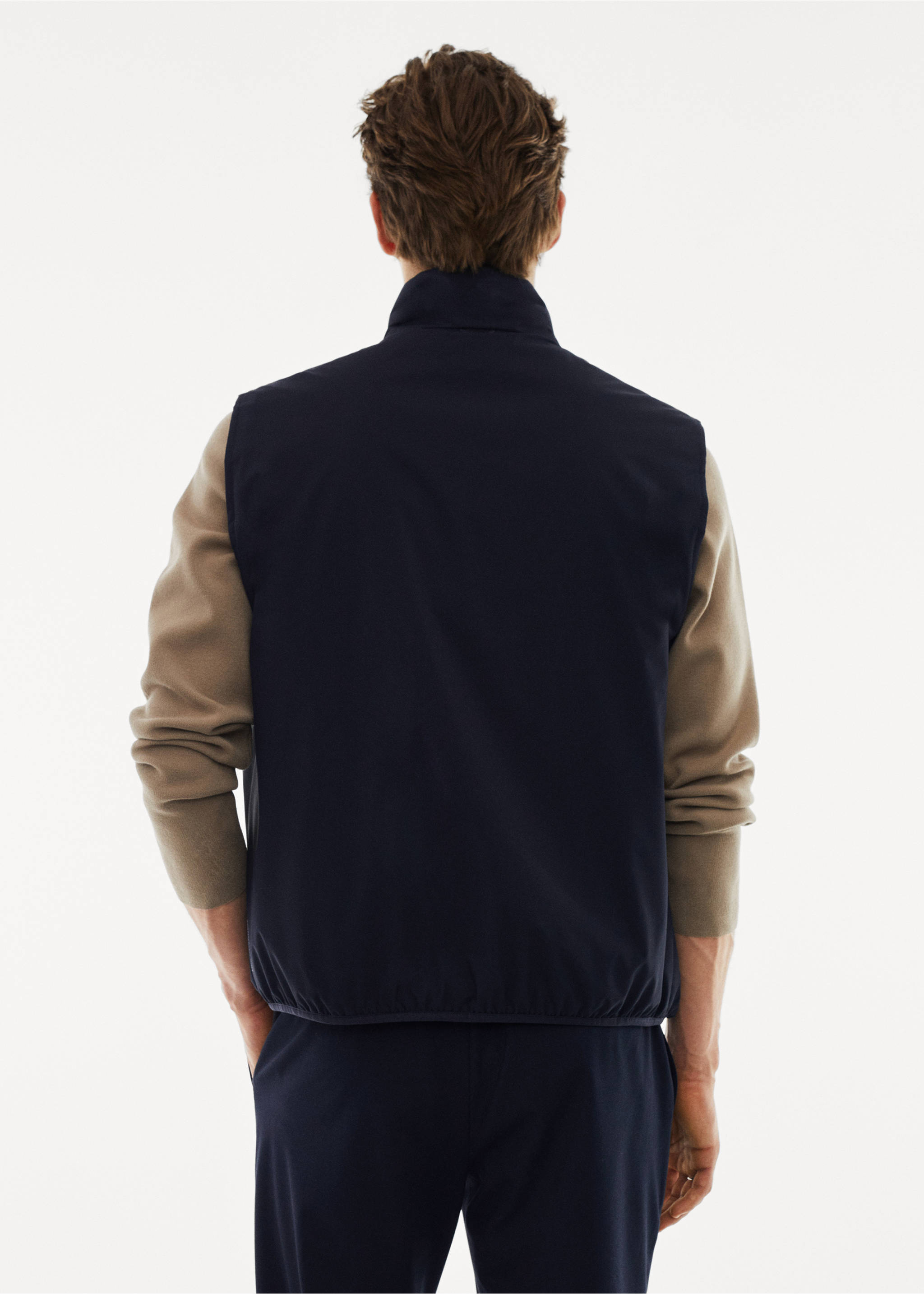 Leichte wasserabweisende Weste - Rückseite des Artikels, Marineblau. Ref: 57074756-00.