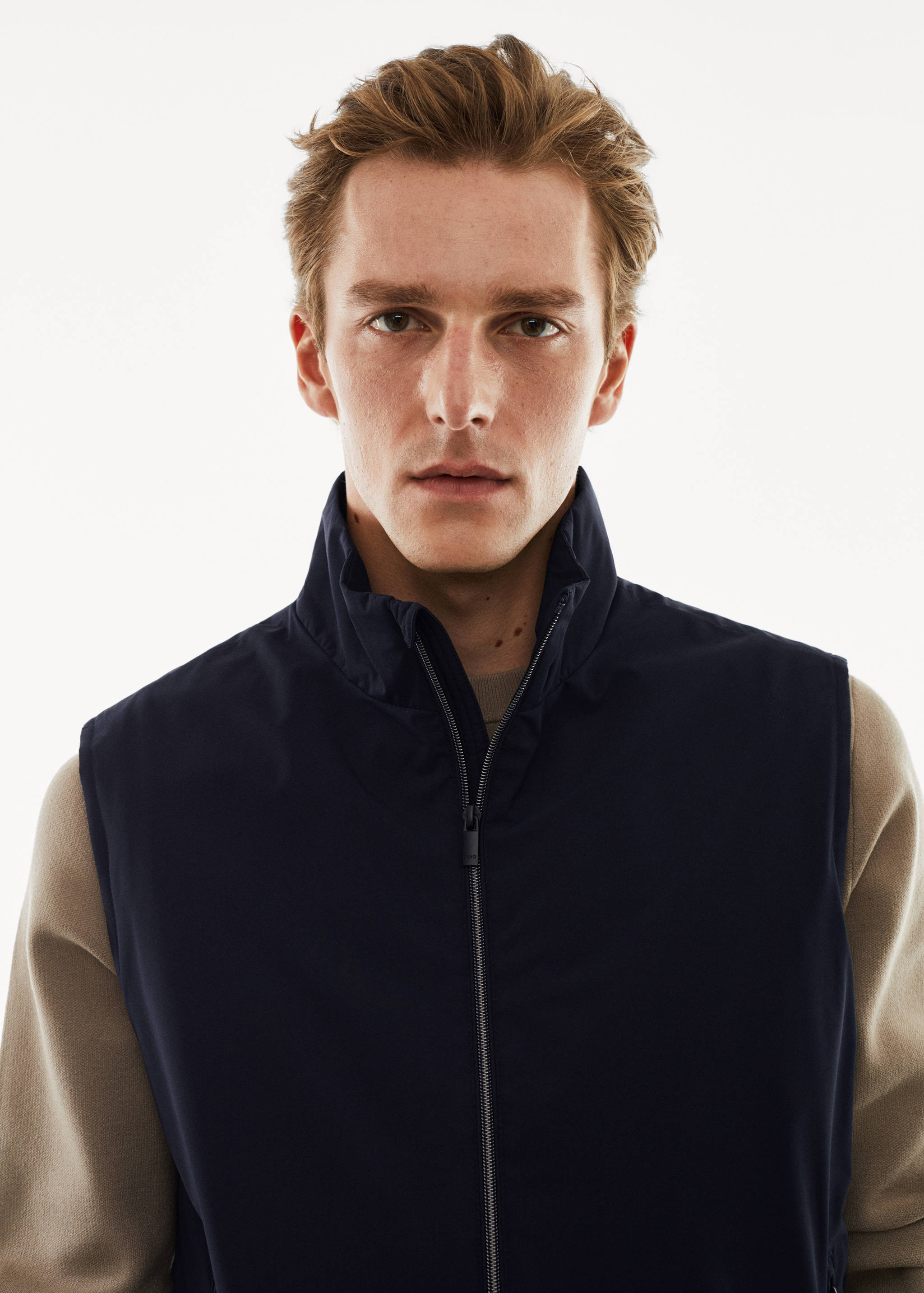 Lightweight quilted water-repellent quilted gilet - Details of the article 1