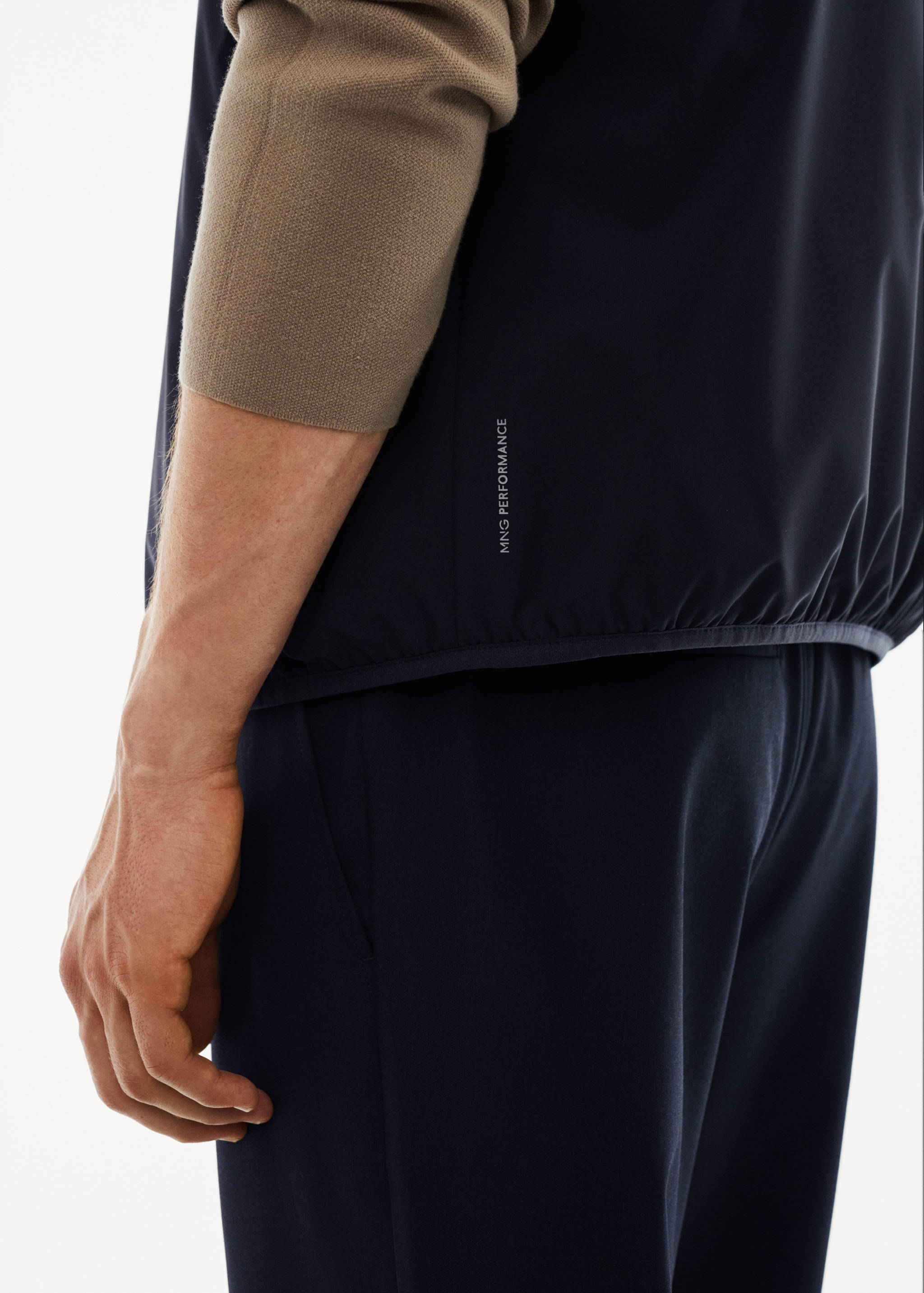 Lightweight quilted water-repellent quilted gilet - Details of the article 4