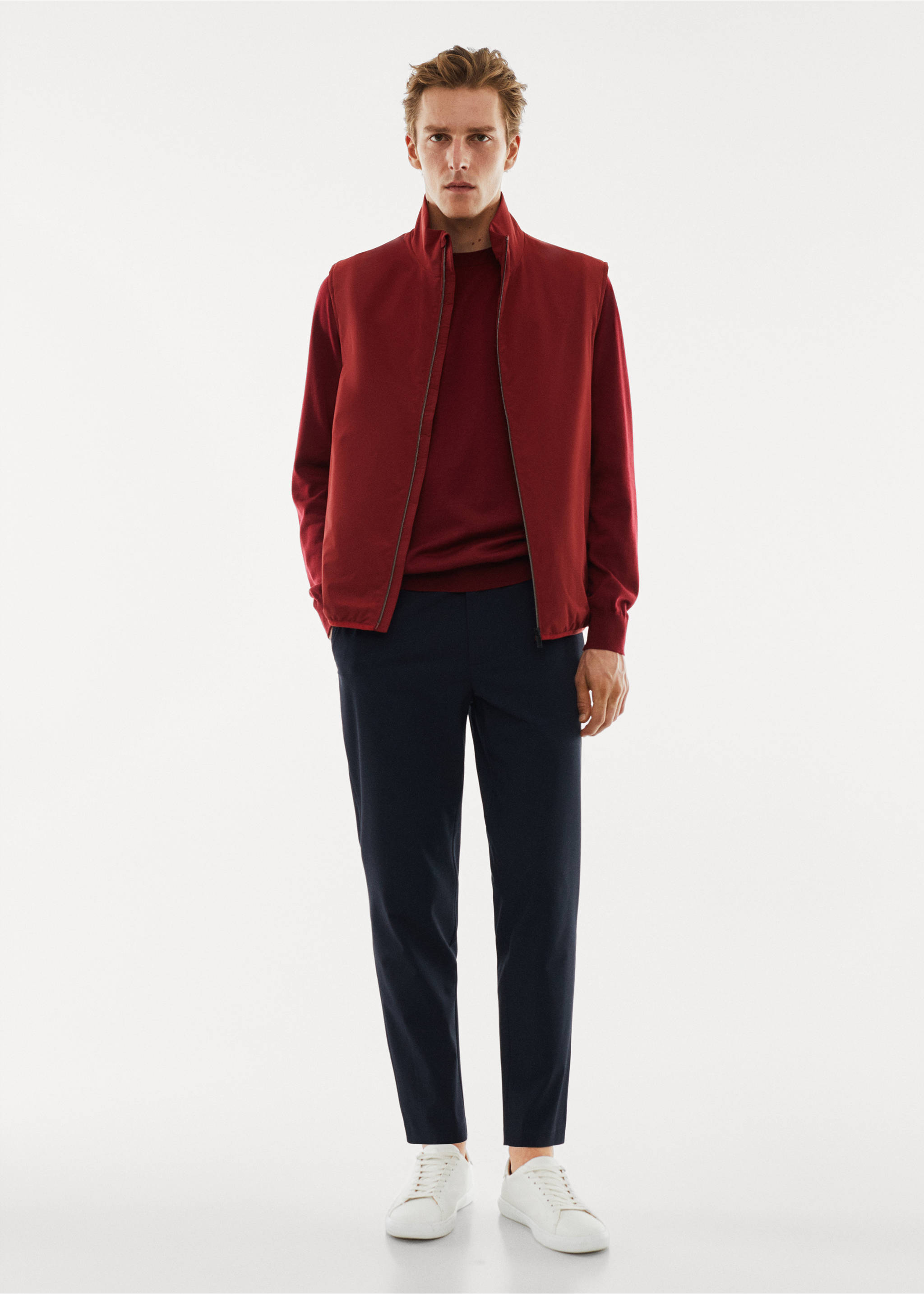 Leichte wasserabweisende Weste - Allgemeine Ansicht, Rot. Ref: 57074756-00.