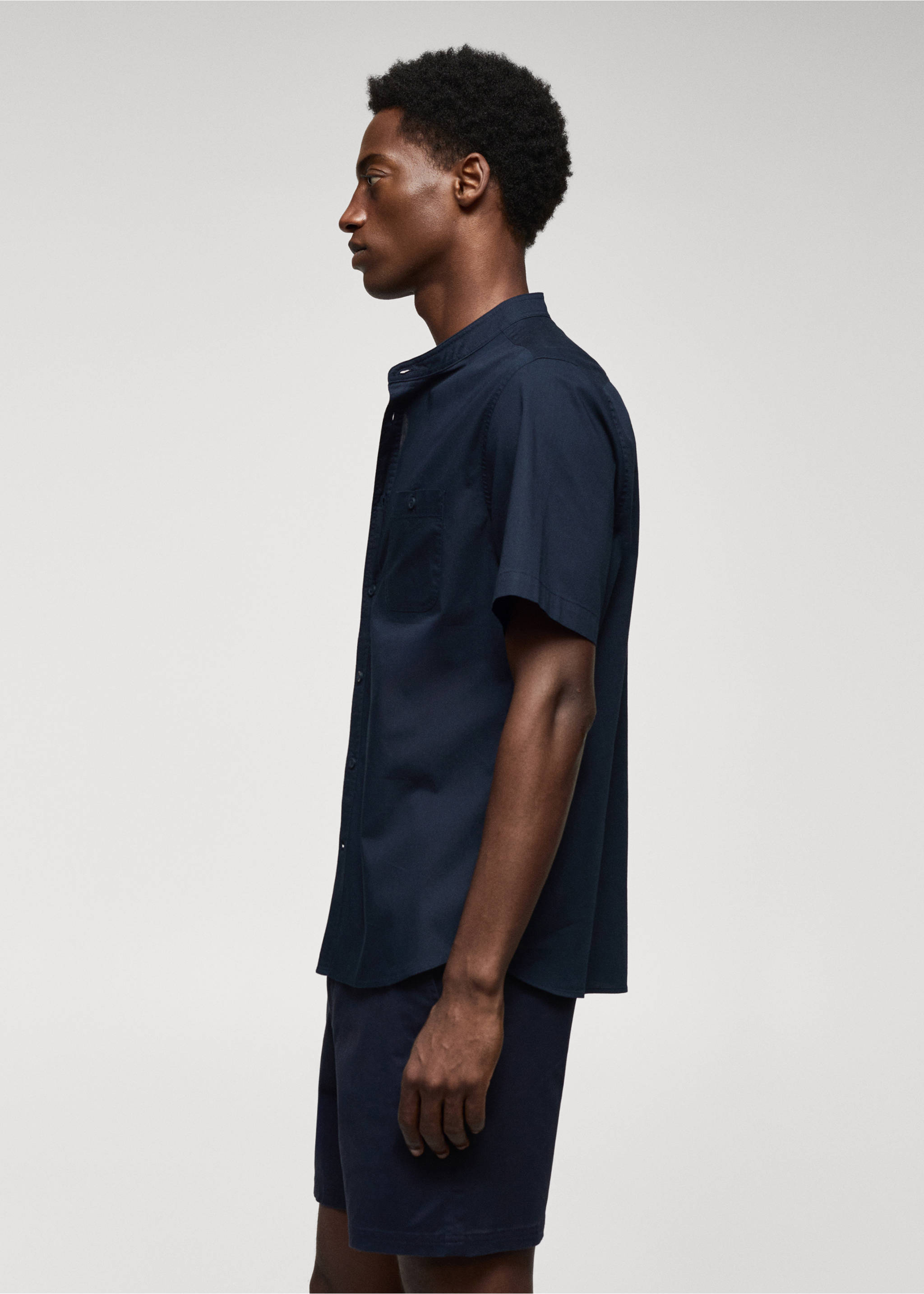 Chemise 100 % coton col mao - Détail de l'article 2, Bleu marine. Ref: 57074764-00.