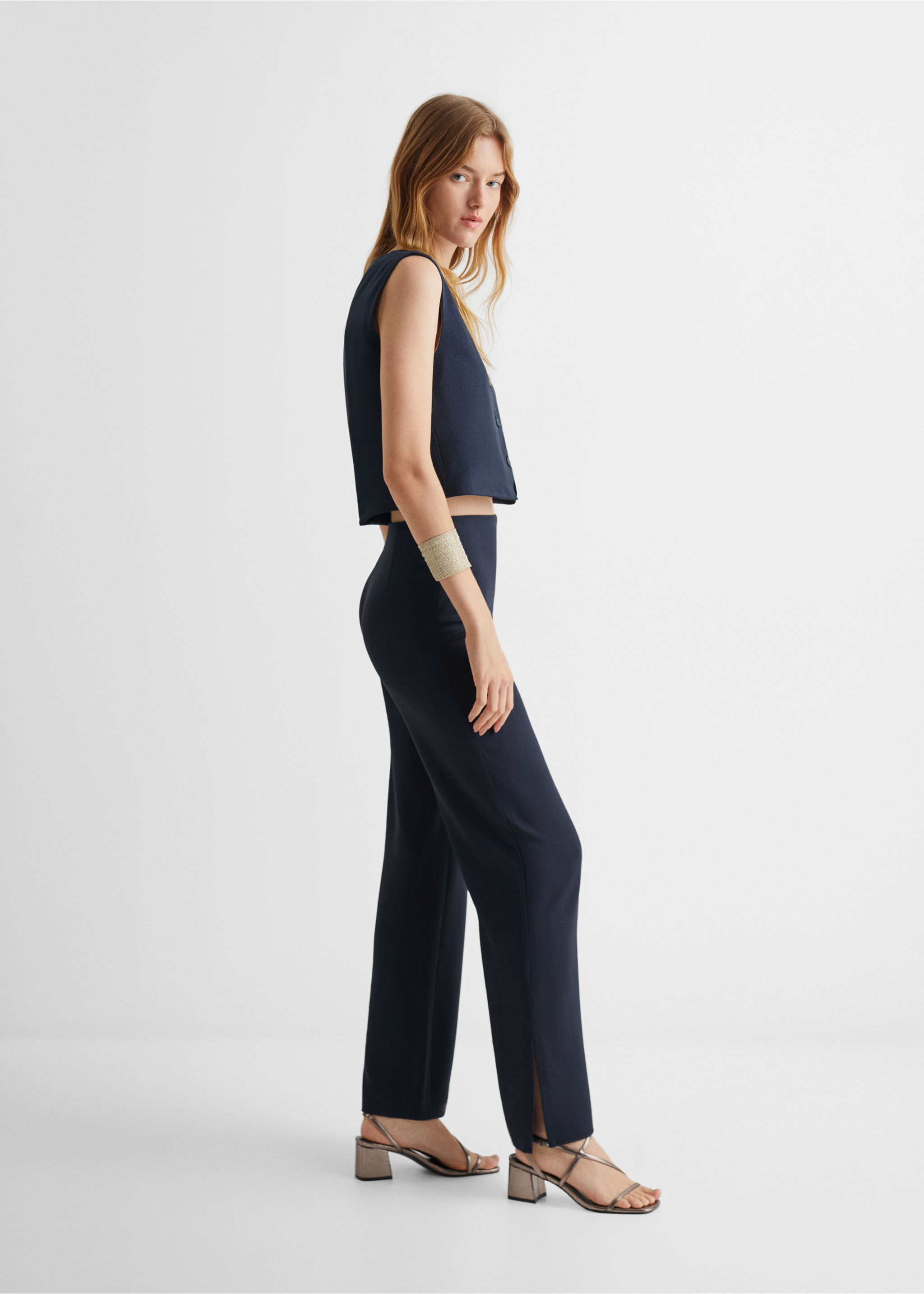 Straight trousers with openings - General plane