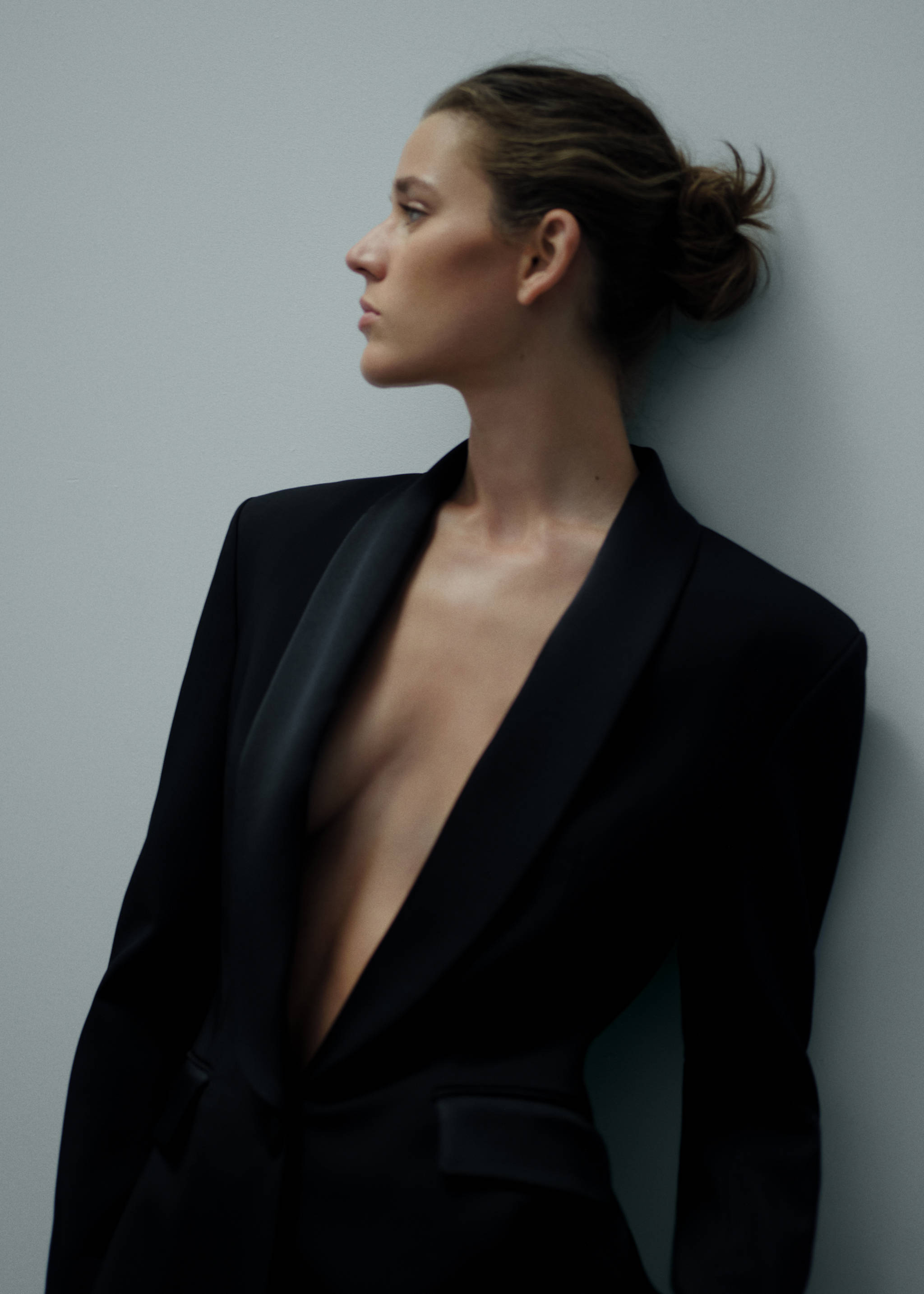 Suit jacket with satin details - Details of the article 1, Black. Ref: 57074783-00.