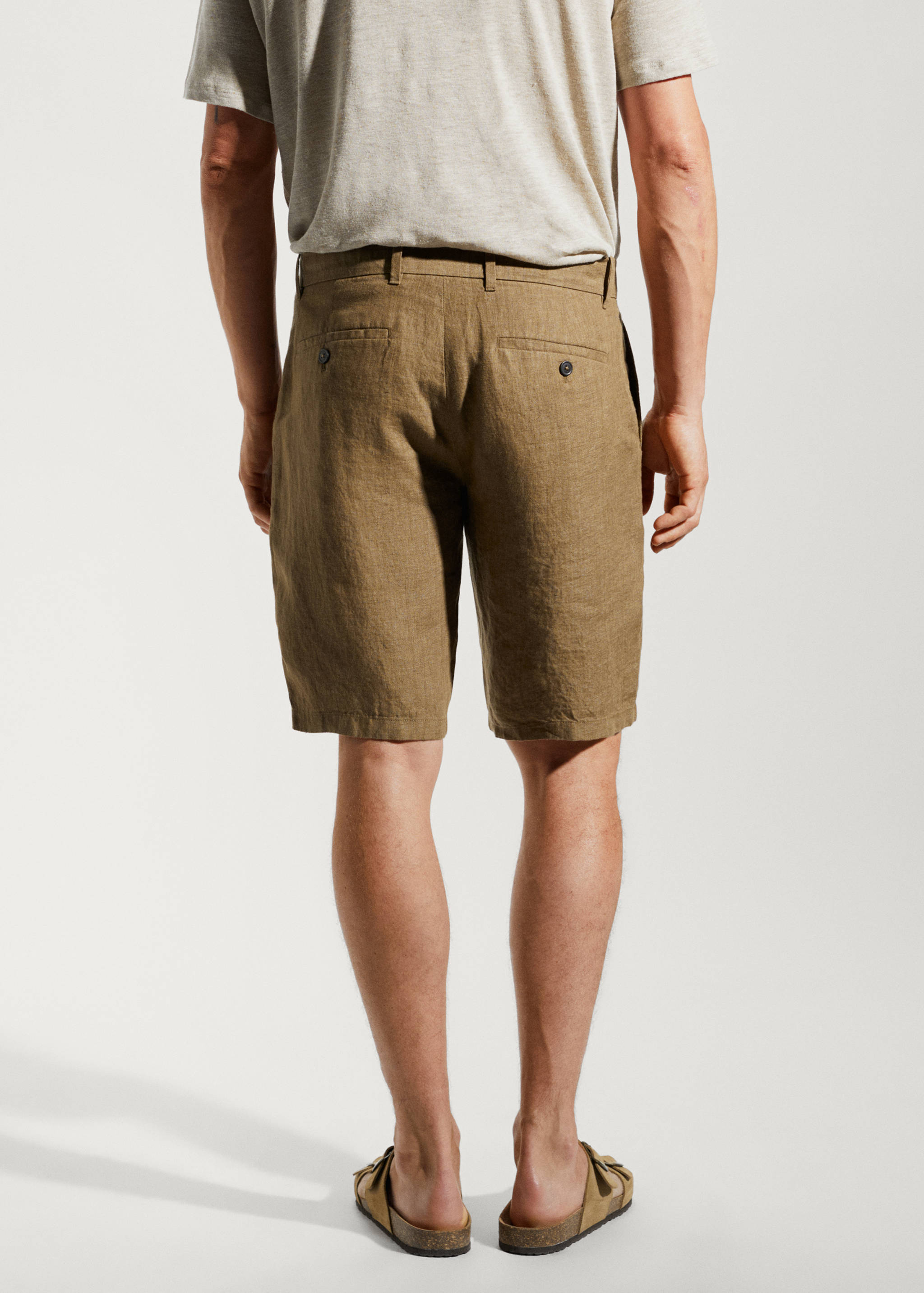 Slim-fit linen bermuda shorts - Reverse of the article