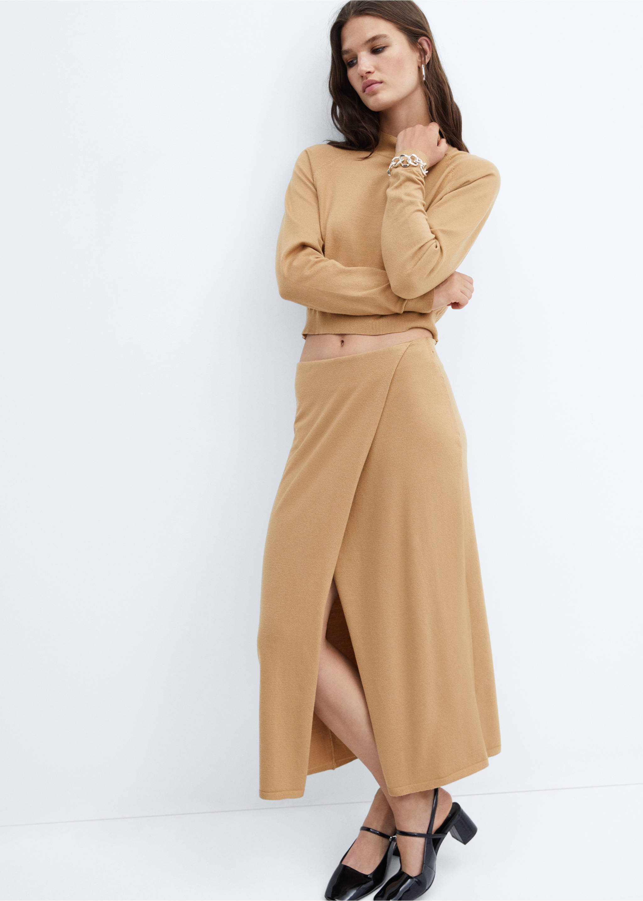 Knit wrap skirt - Details of the article 2, Medium Brown. Ref: 57075794-00.
