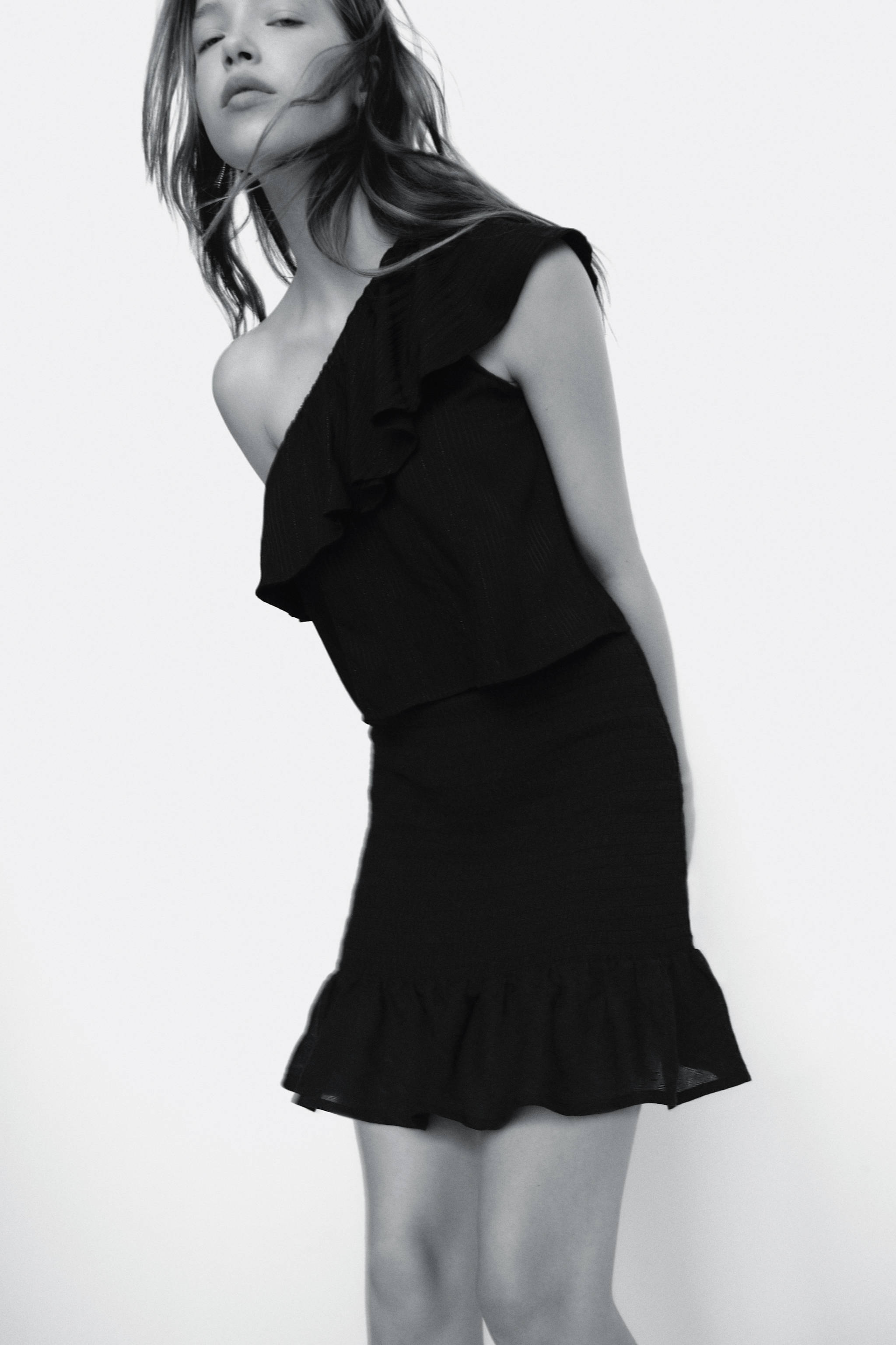 Gathered skirt with ruffles - Details of the article 5