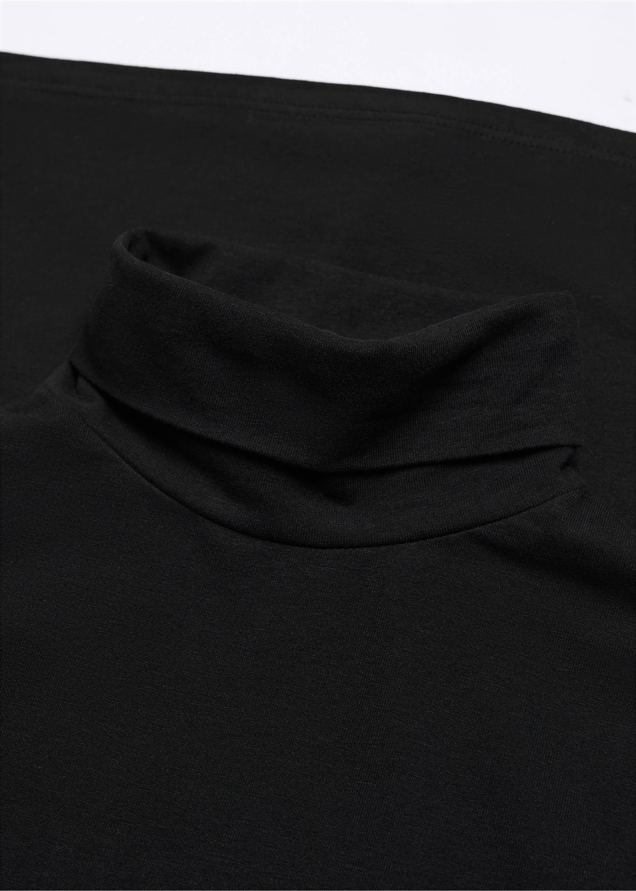 Turtleneck long-sleeved t-shirt - Details of the article 8, Black. Ref: 57075960-00.