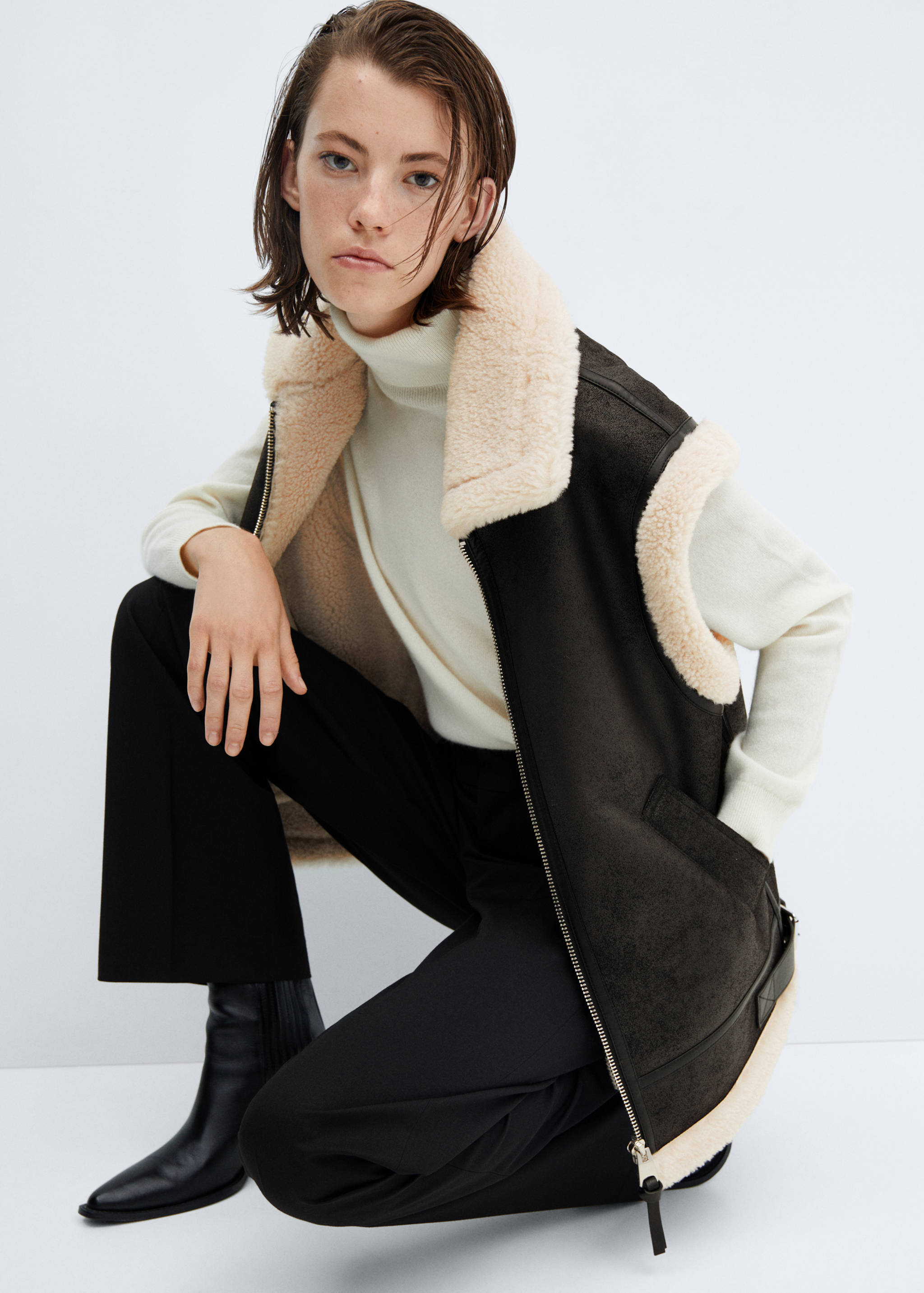Shearling-lined faux-leather gilet - Details of the article 2