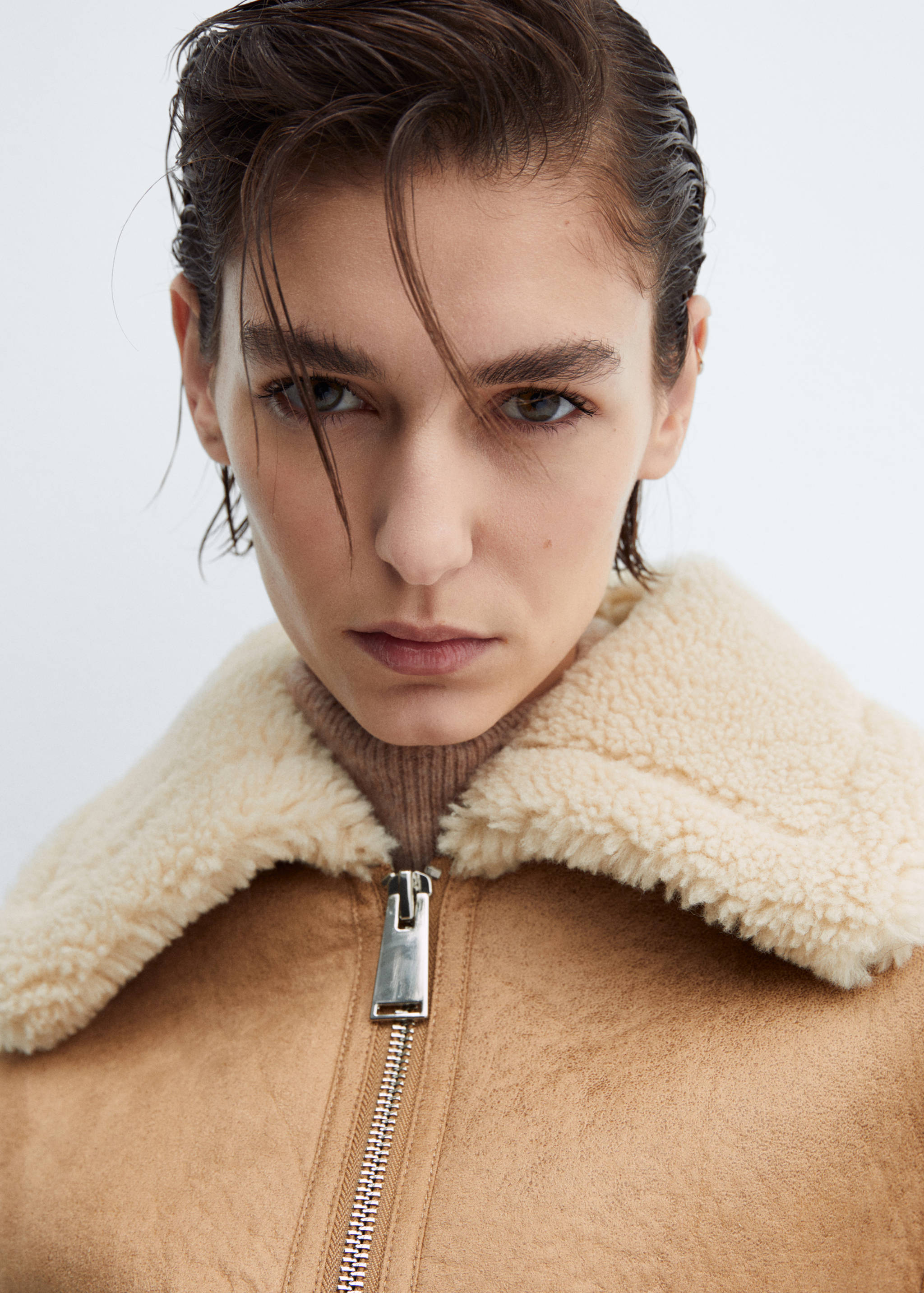 Shearling-effect lined short jacket - Details of the article 1