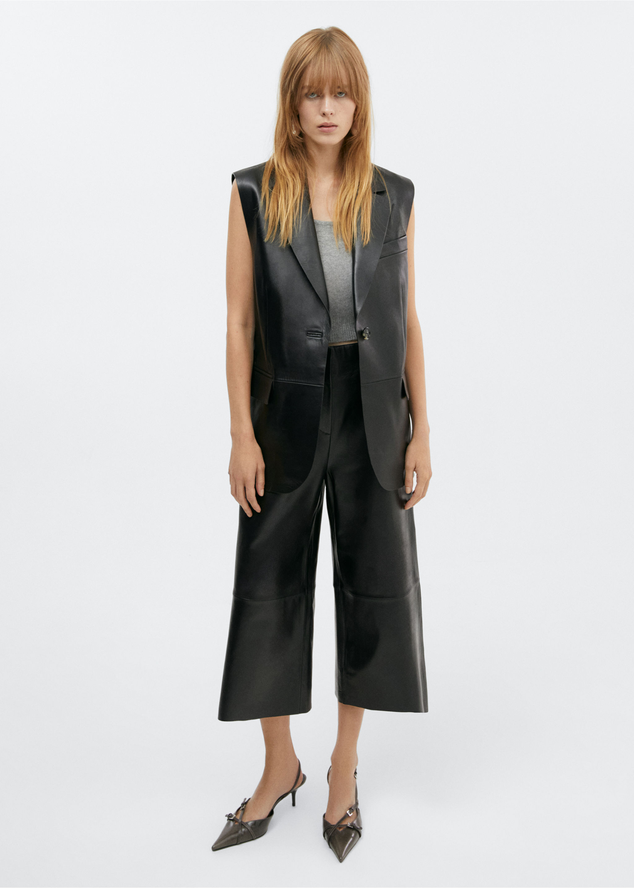 Long leather gilet - General plane