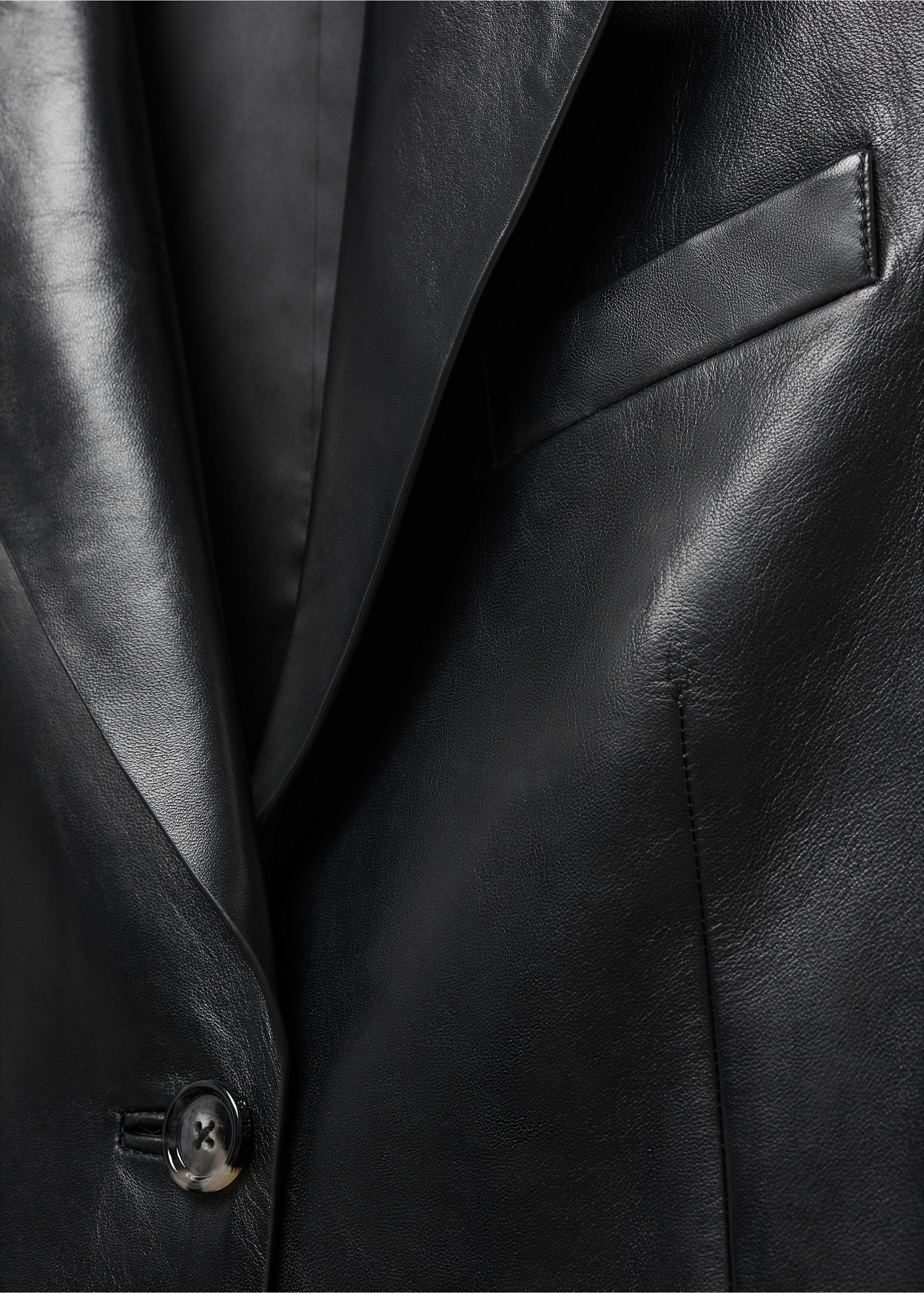 Long leather gilet - Details of the article 8