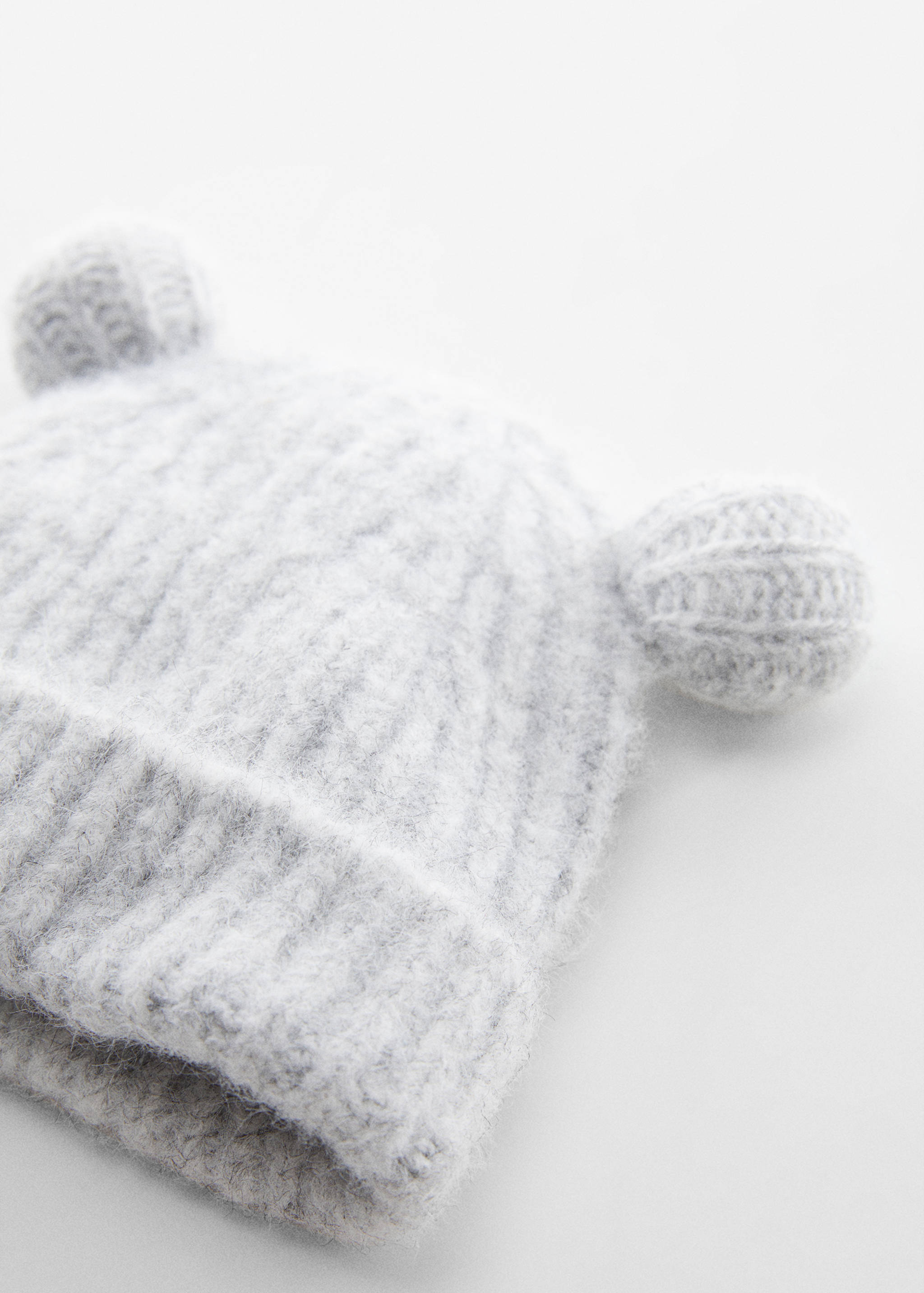 Gorro punto orejitas - Plano medio