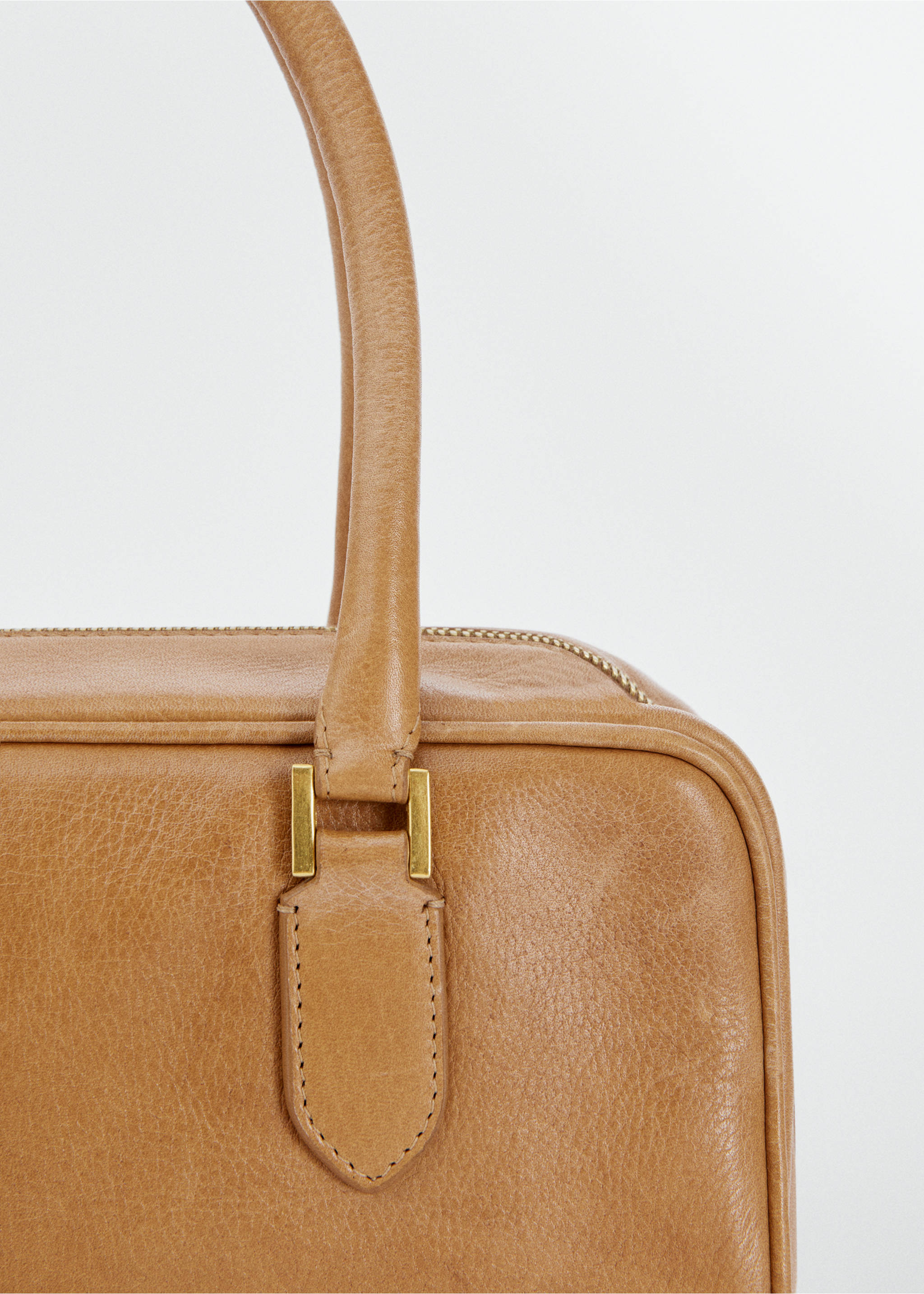 Rectangular leather handbag - Details of the article 1, Leather. Ref: 57076316-00.