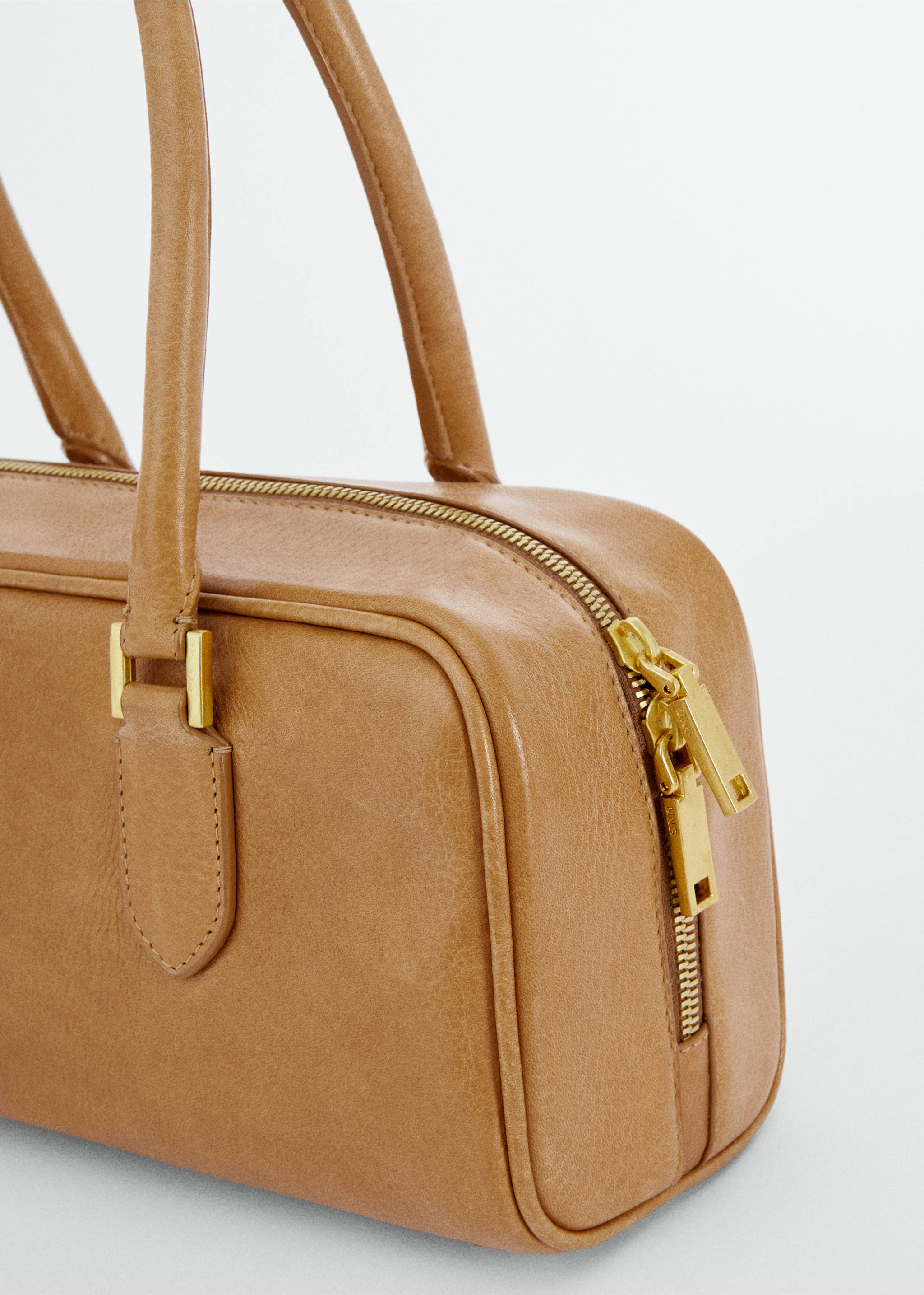 Rectangular leather handbag - Details of the article 2, Leather. Ref: 57076316-00.