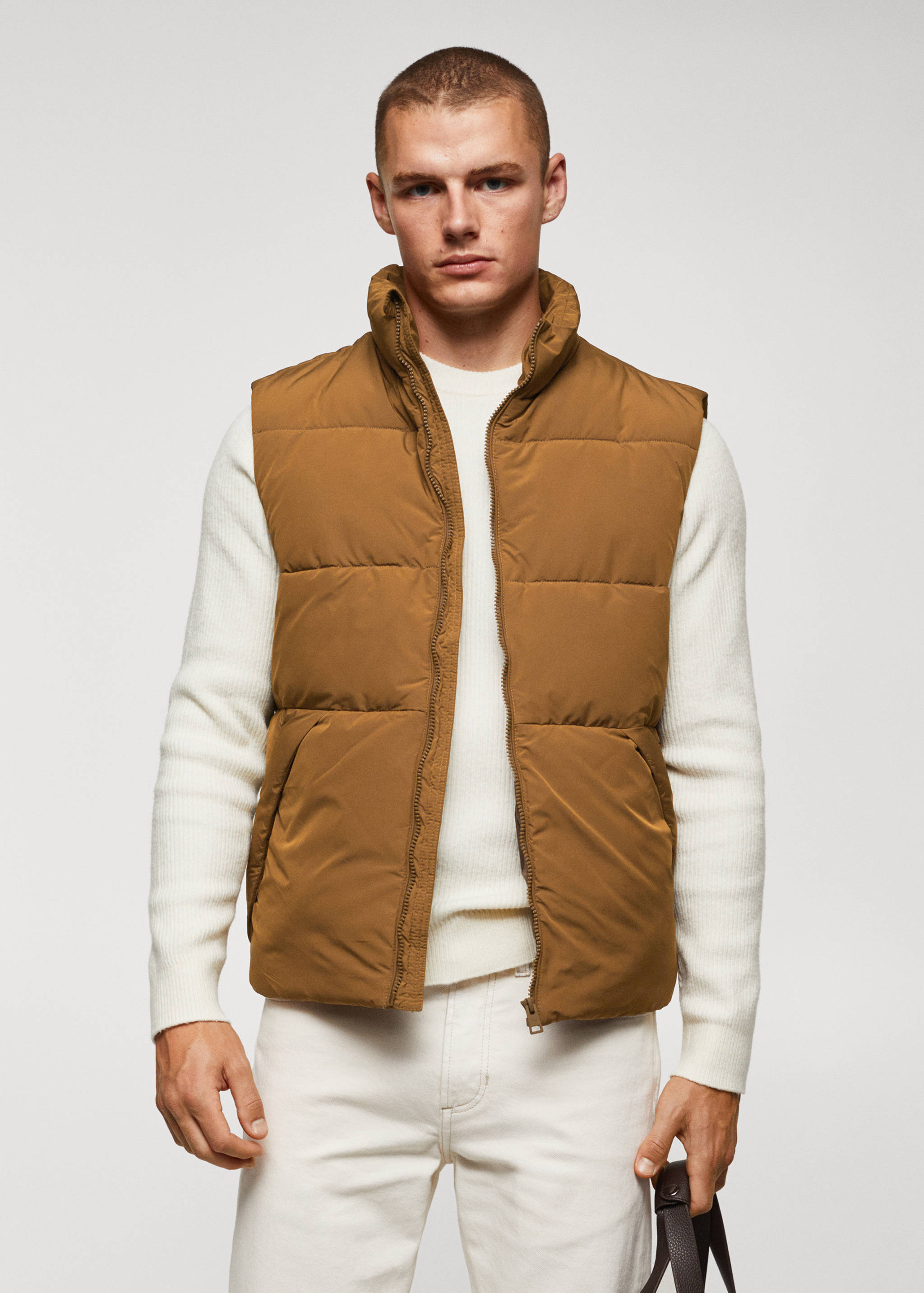 Water-repellent quilted vest - Medium plane