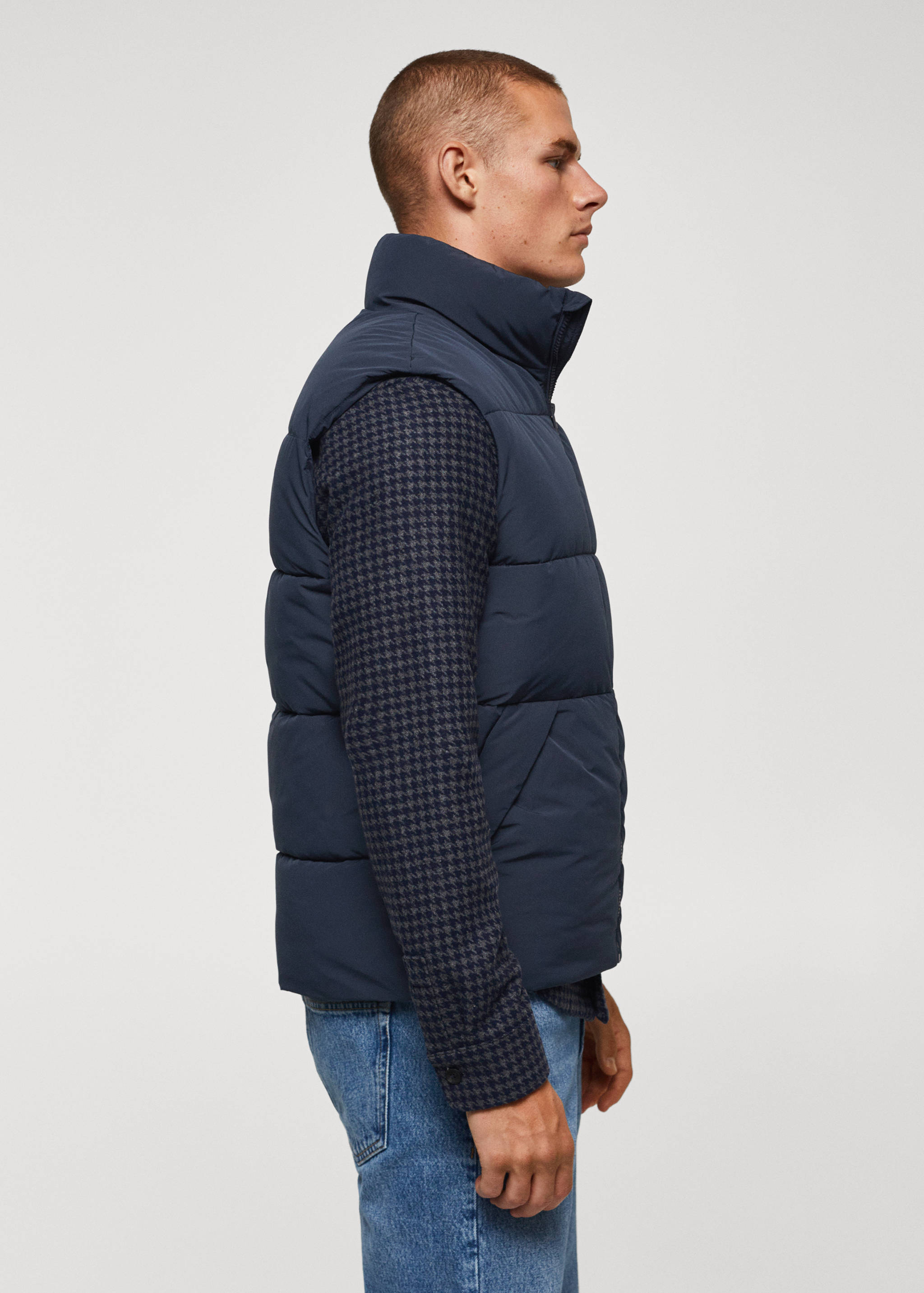 Water-repellent quilted vest - Details of the article 2