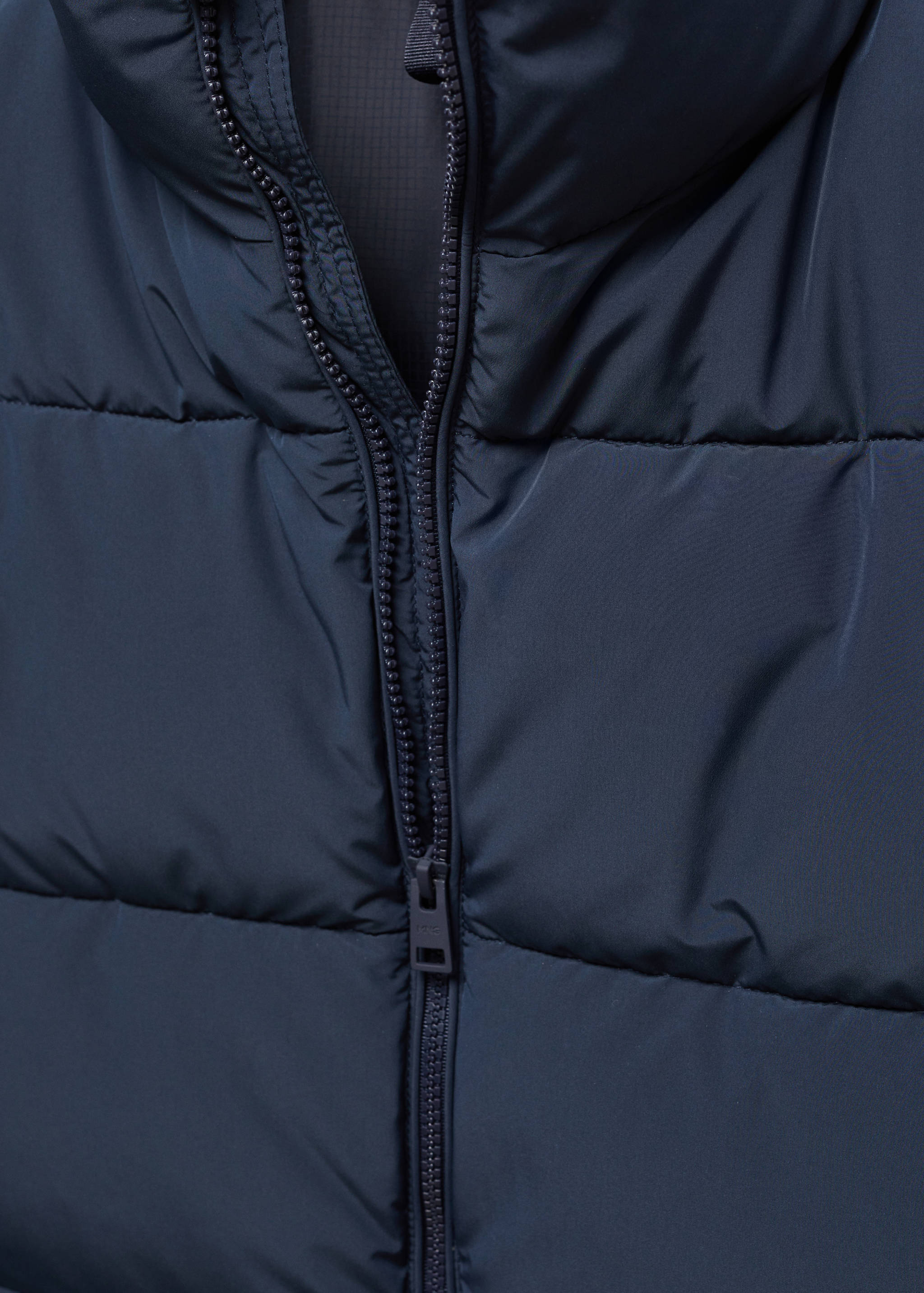 Water-repellent quilted vest - Details of the article 8