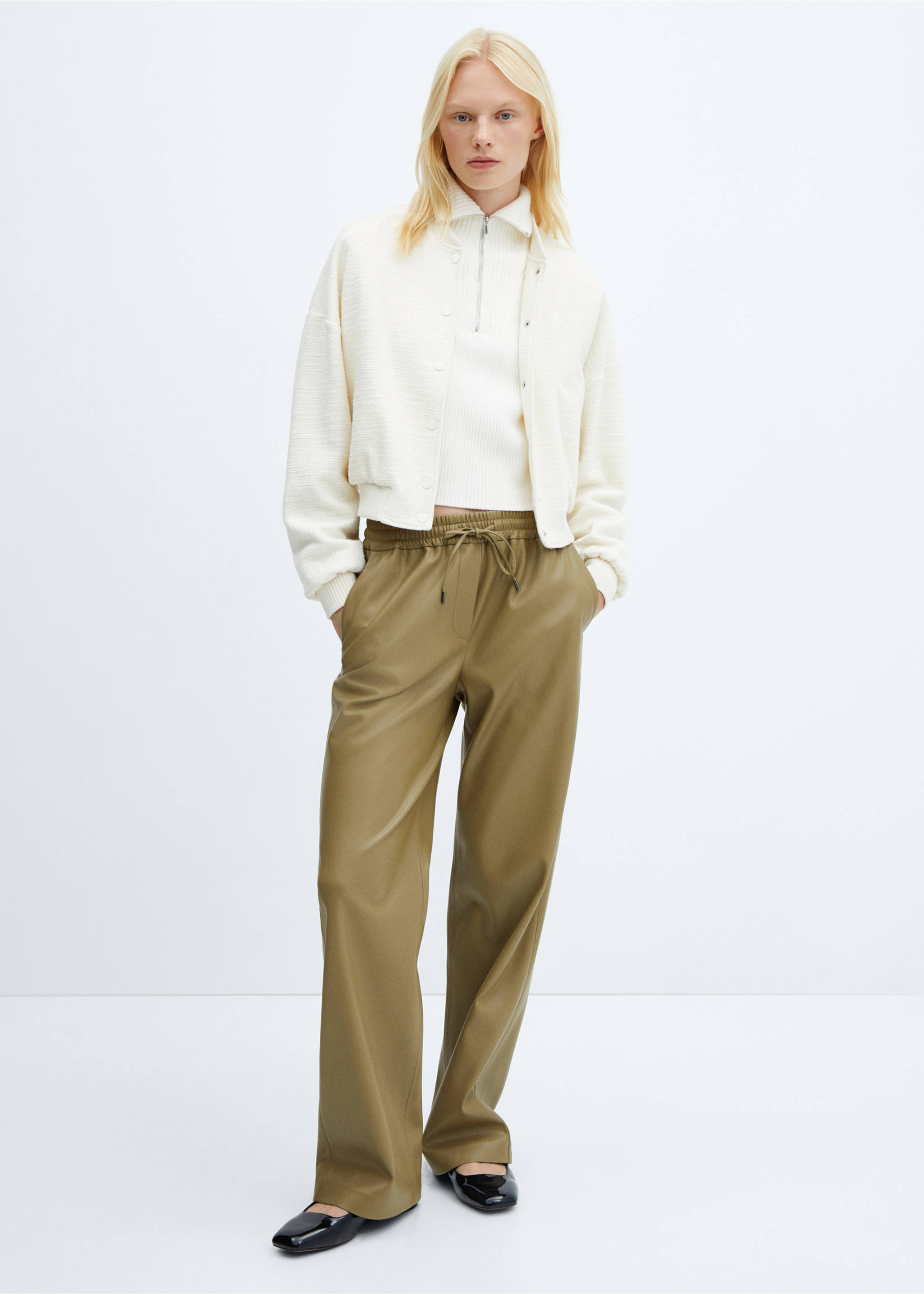 Faux-leather trousers with elastic waist - General plane, Green. Ref: 57076712-00.