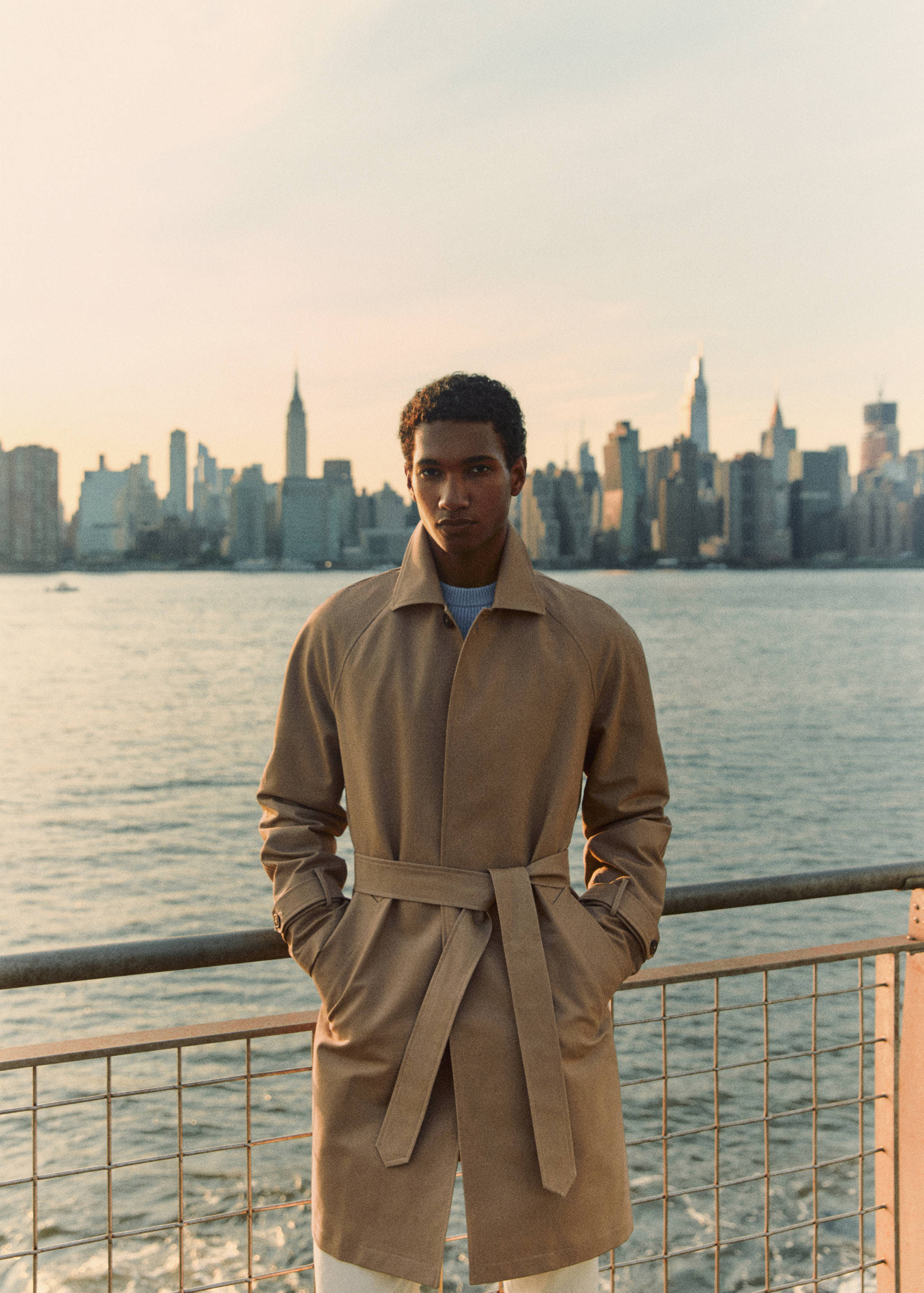 Water-repellent quilted trench coat - Details of the article 6, Medium Brown. Ref: 57077703-00.