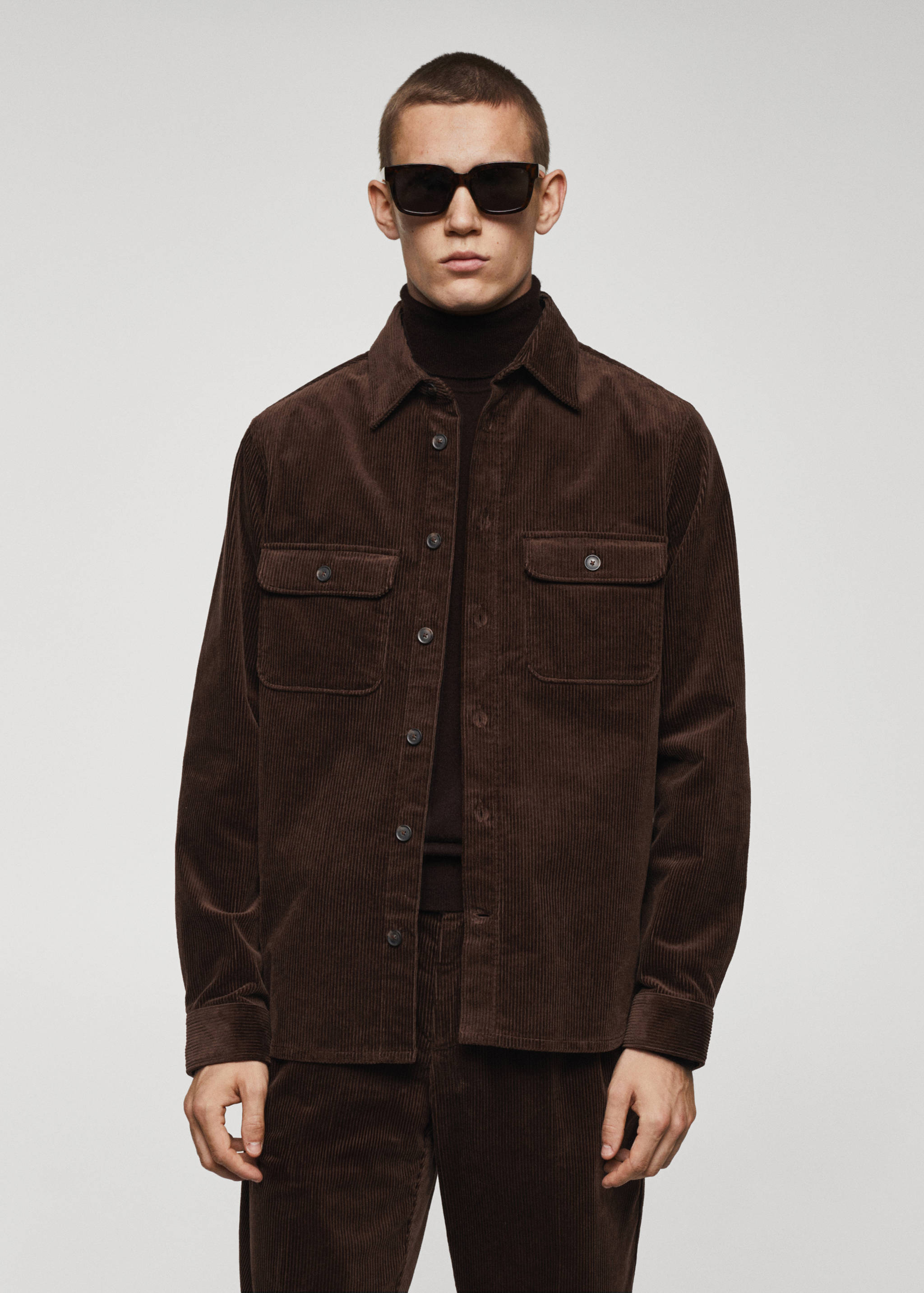 Cord-Overshirt mit Taschen - Mittlere Ansicht