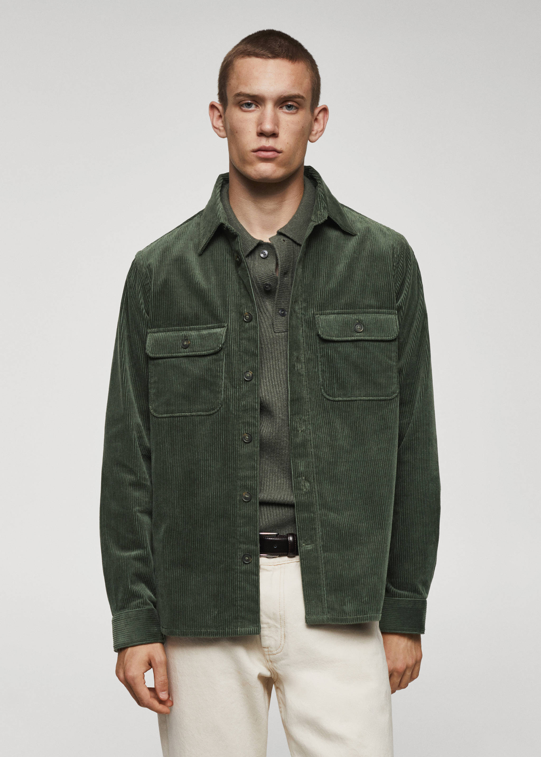 Cord-Overshirt mit Taschen - Mittlere Ansicht