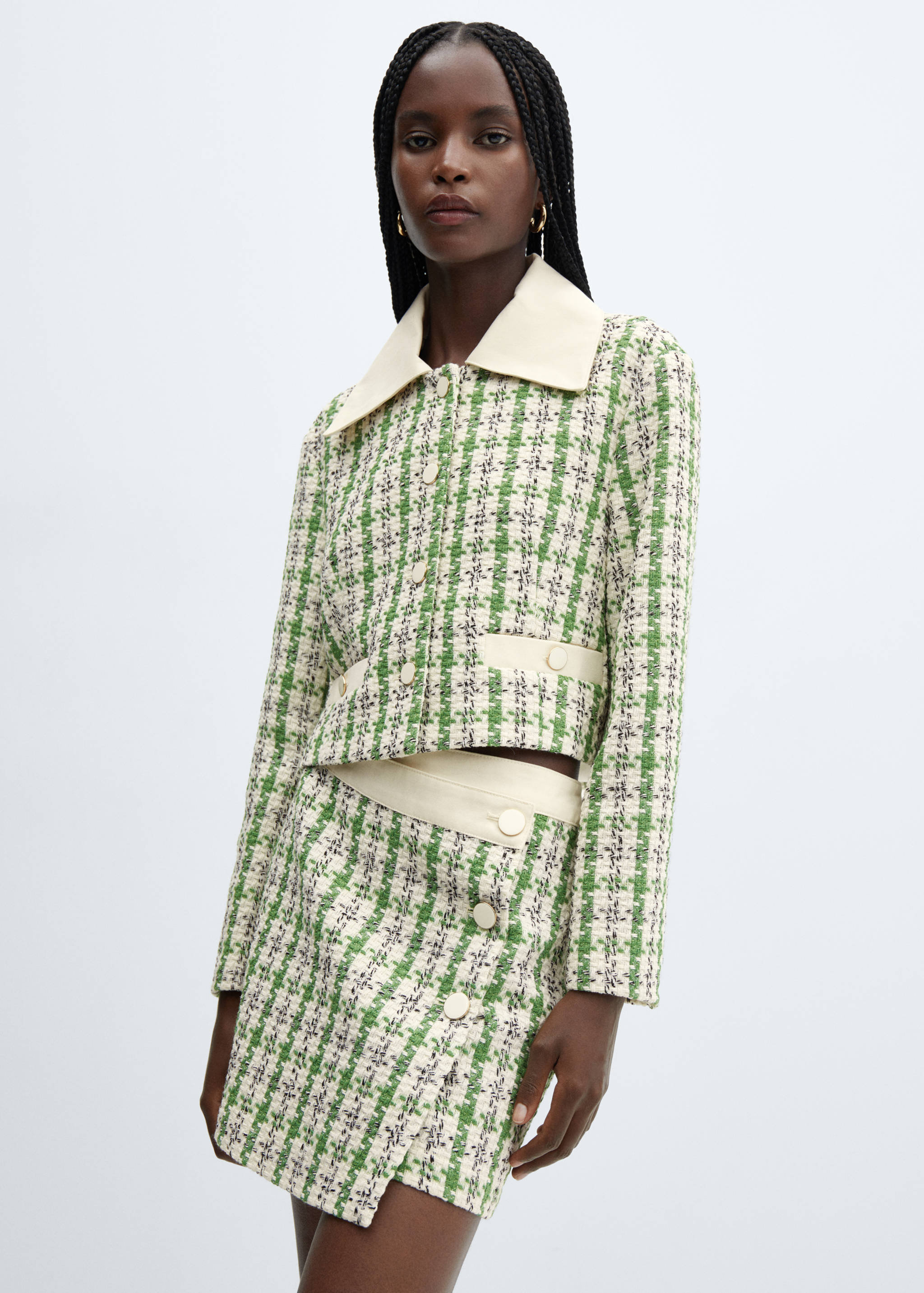 Fustă mini din tweed cu nasturi - Plan mediu