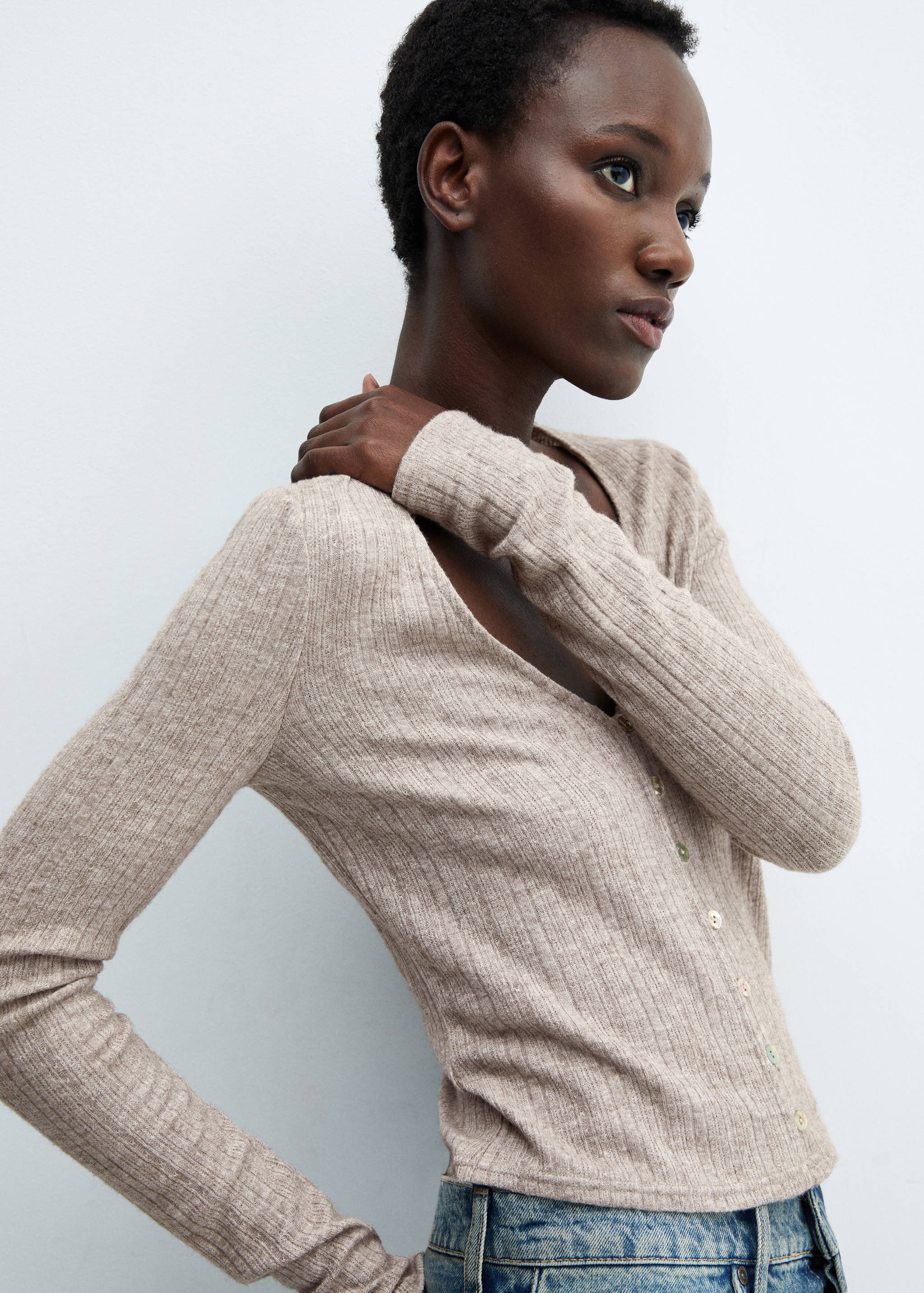 Knitted t-shirt with button - Details of the article 2