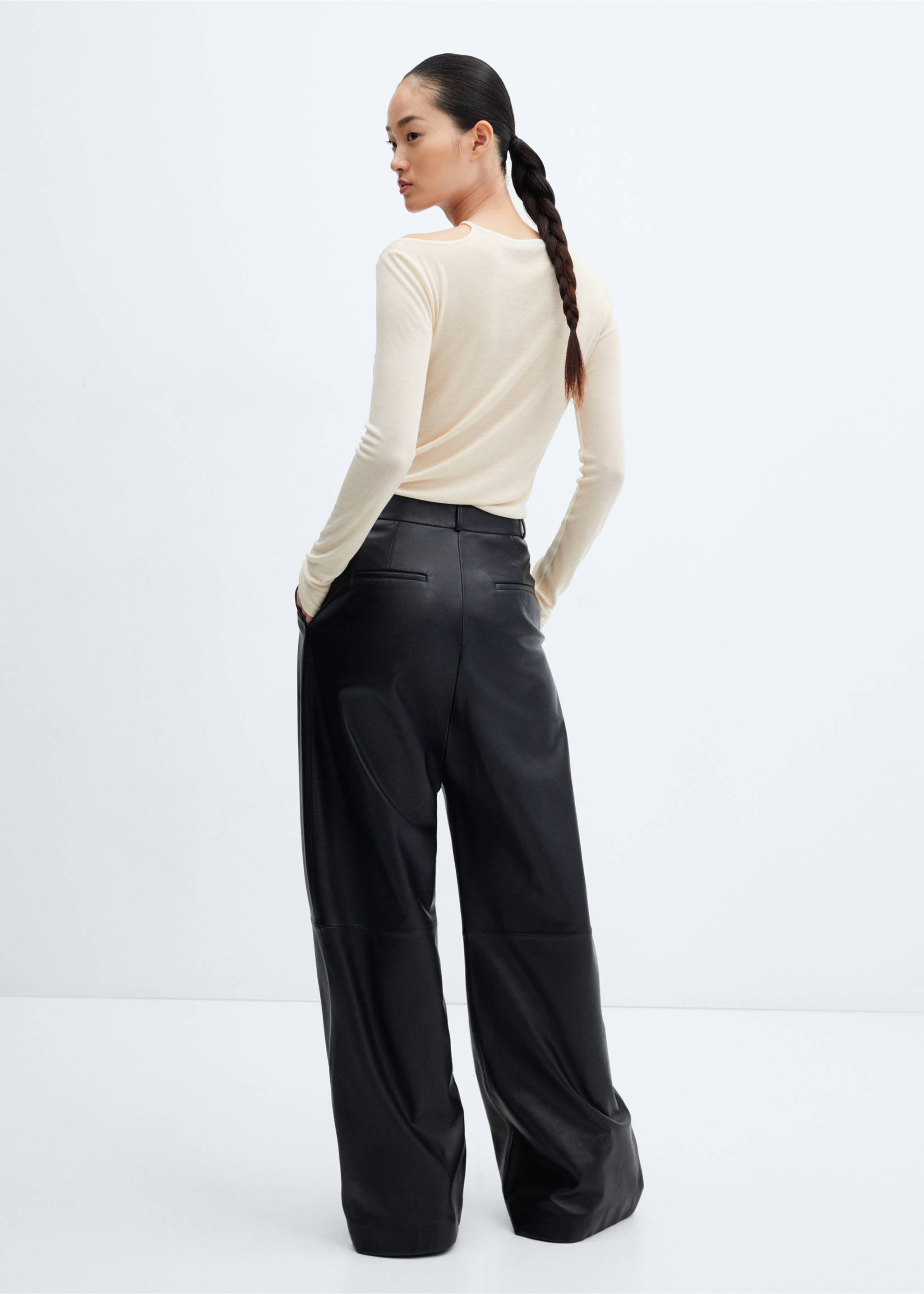 Off-the-shoulder lyocell t-shirt - Reverse of the article, Ecru. Ref: 57077753-00.