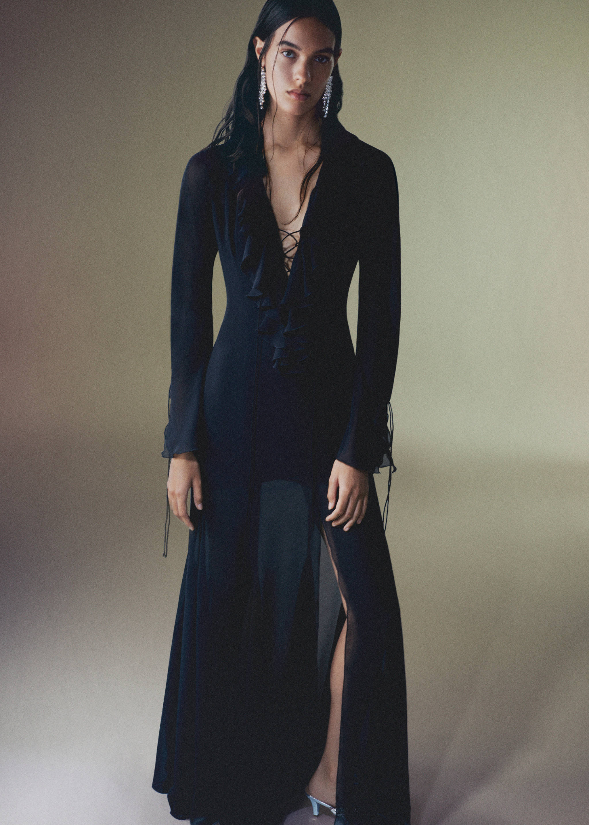 Rüschenkleid mit Trompetenärmel - Detail des Artikels 7