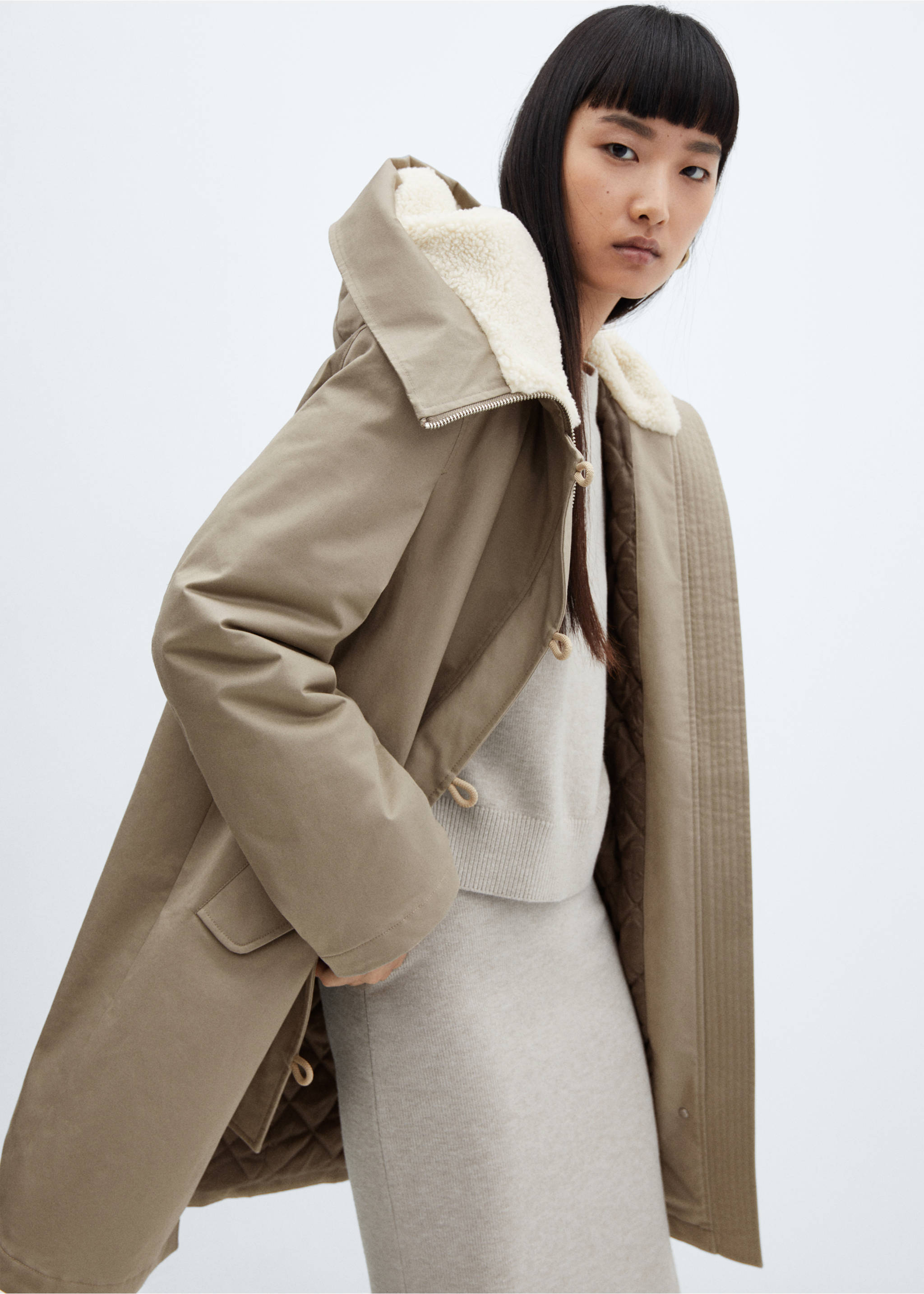 Midi-parka with shearling collar - Details of the article 2, Light Heather Grey. Ref: 57078267-00.