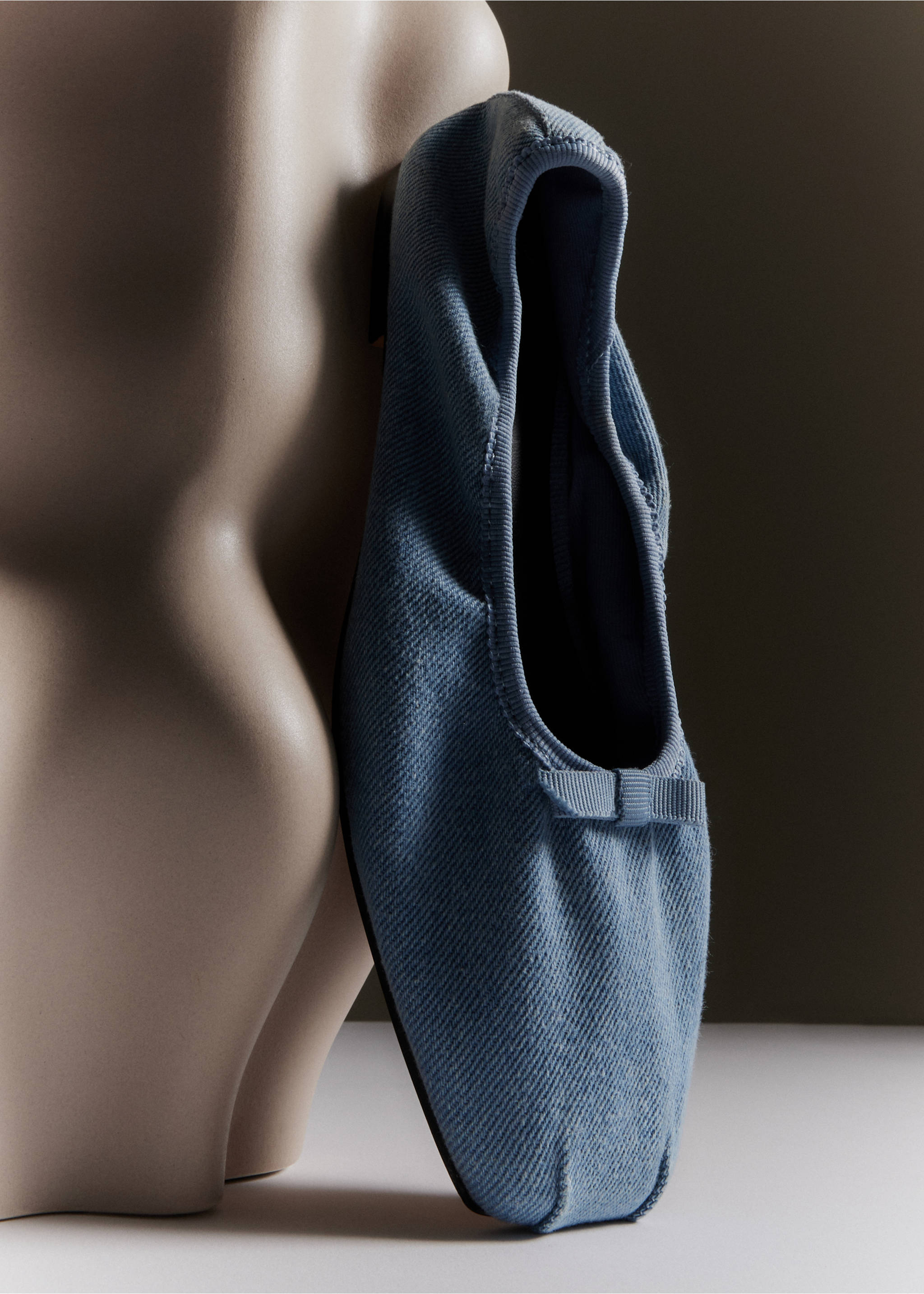 Denim ballerinas - Details of the article 7, Medium Blue. Ref: 57078638-00.